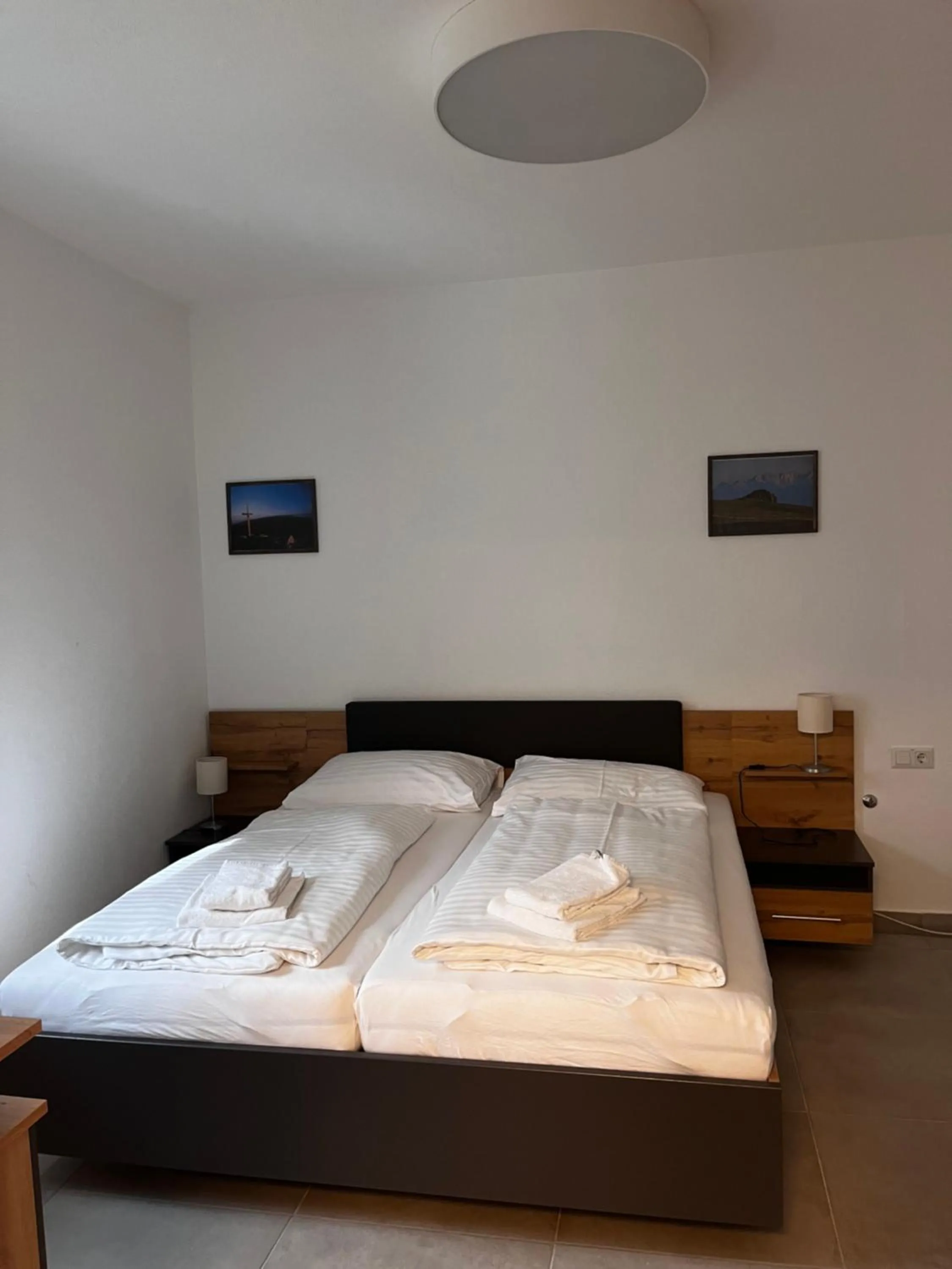 Bedroom, Bed in AIS Center