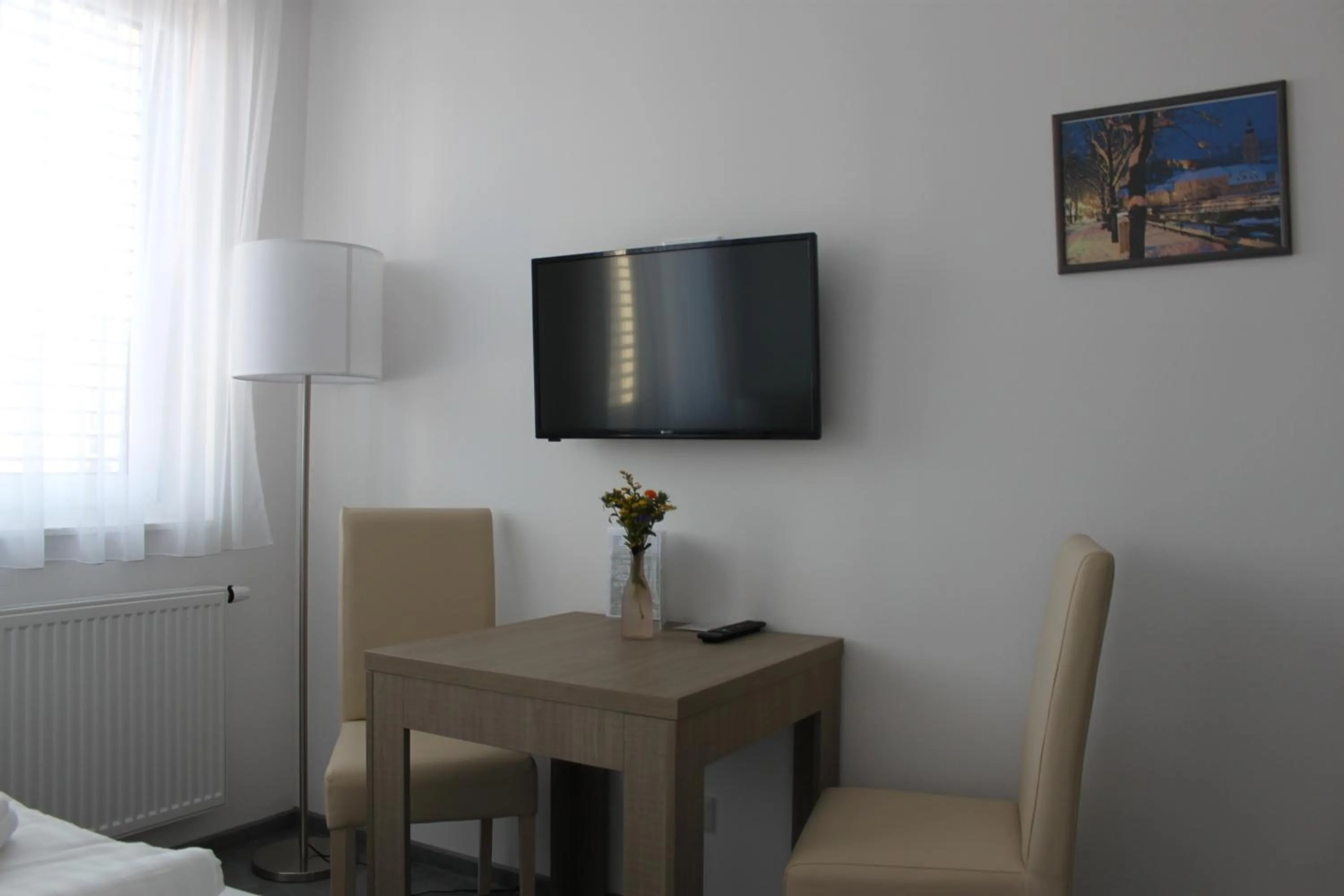 Photo of the whole room in AIS Center