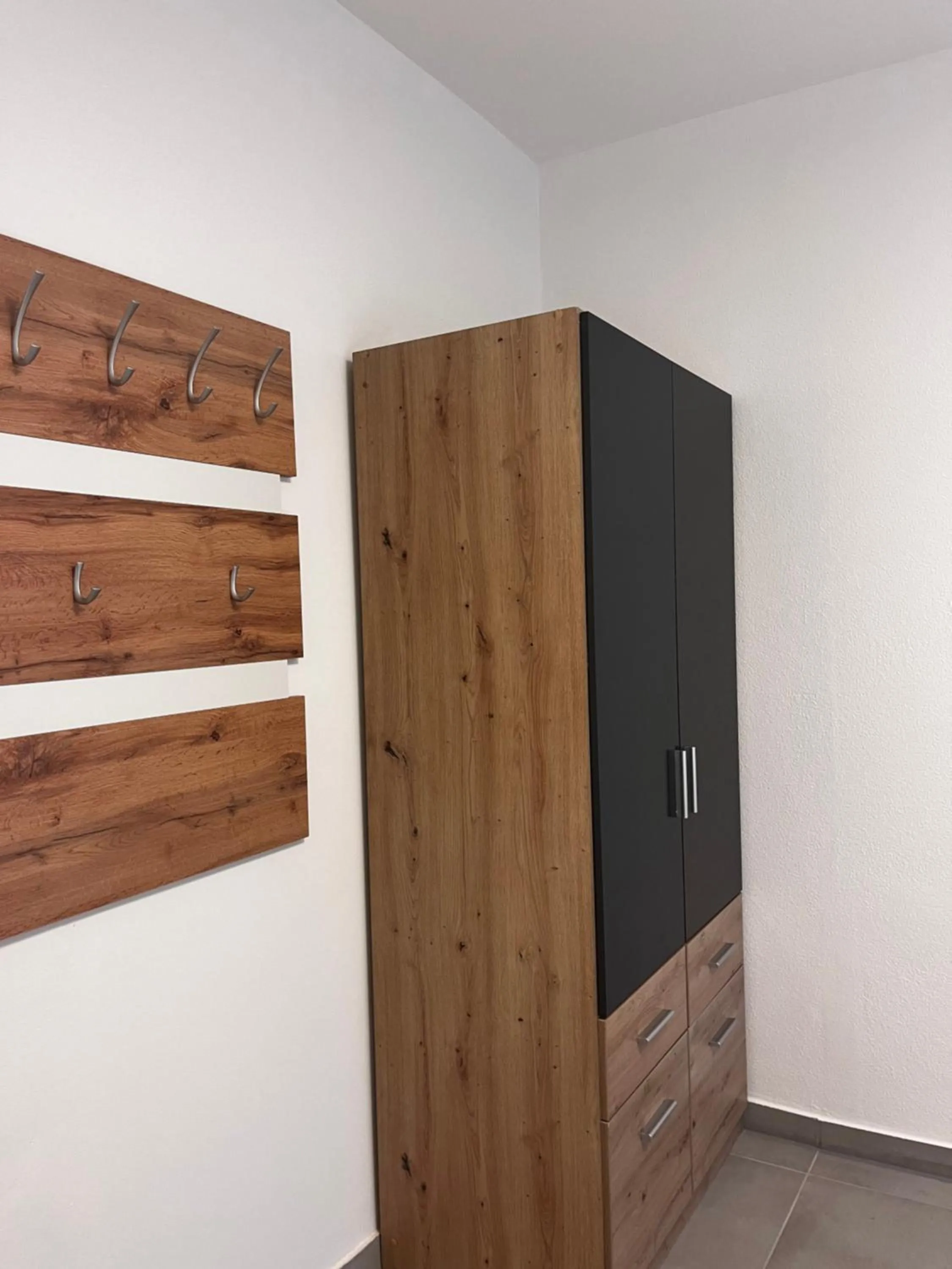 wardrobe in AIS Center