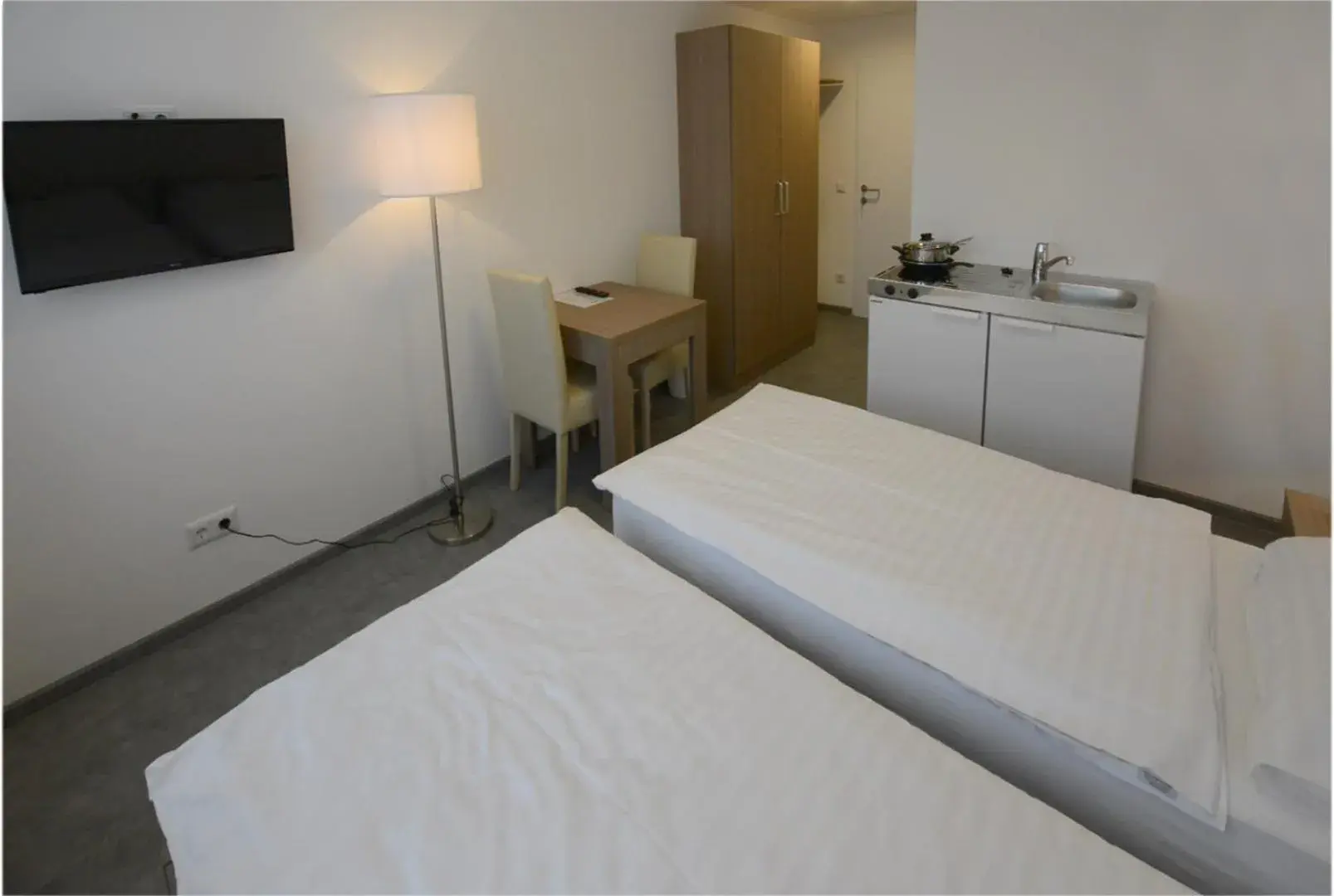 Superior Double Room - single occupancy in AIS Center Superior Double Room - single occupancy in AIS Center