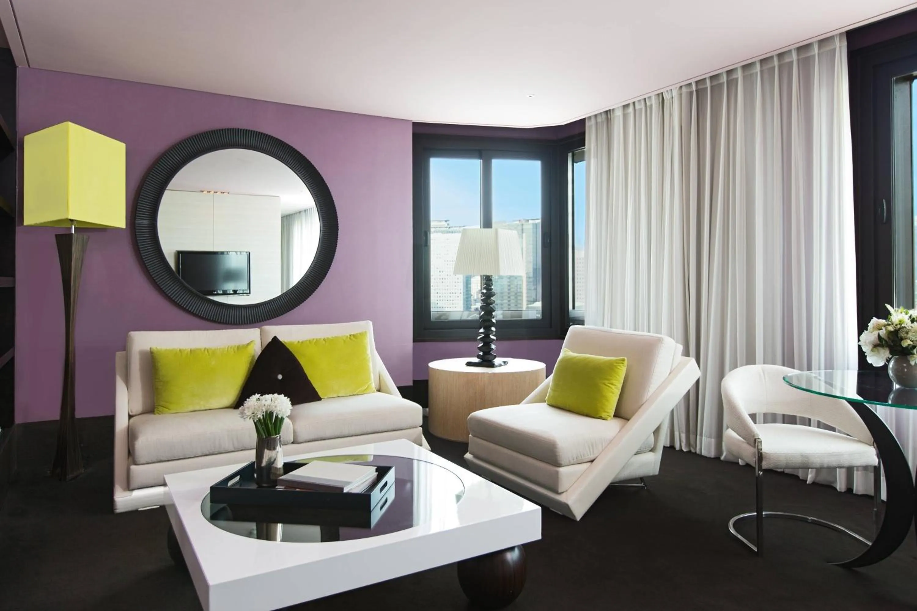 Living room in THE PLAZA Seoul, Autograph Collection