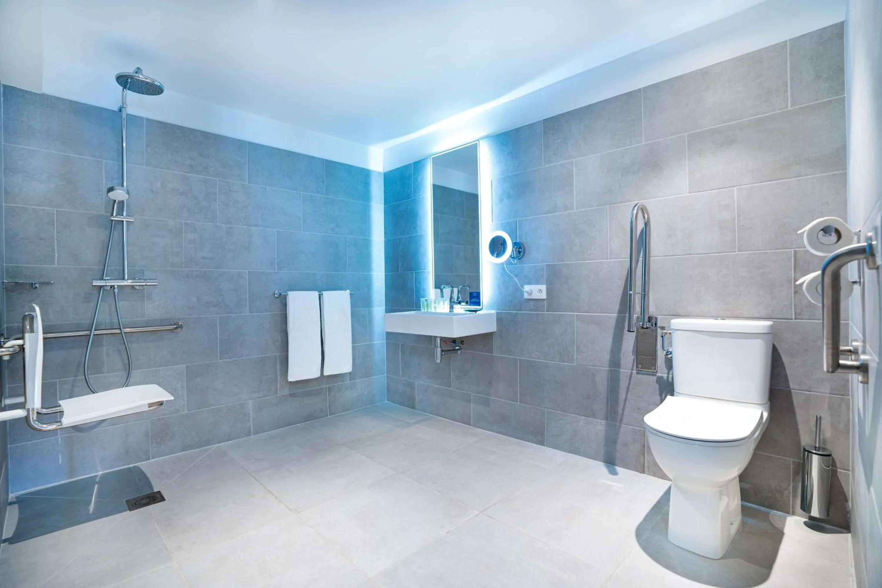 Bathroom in DoubleTree by Hilton Noumea Ilot Maitre Resort