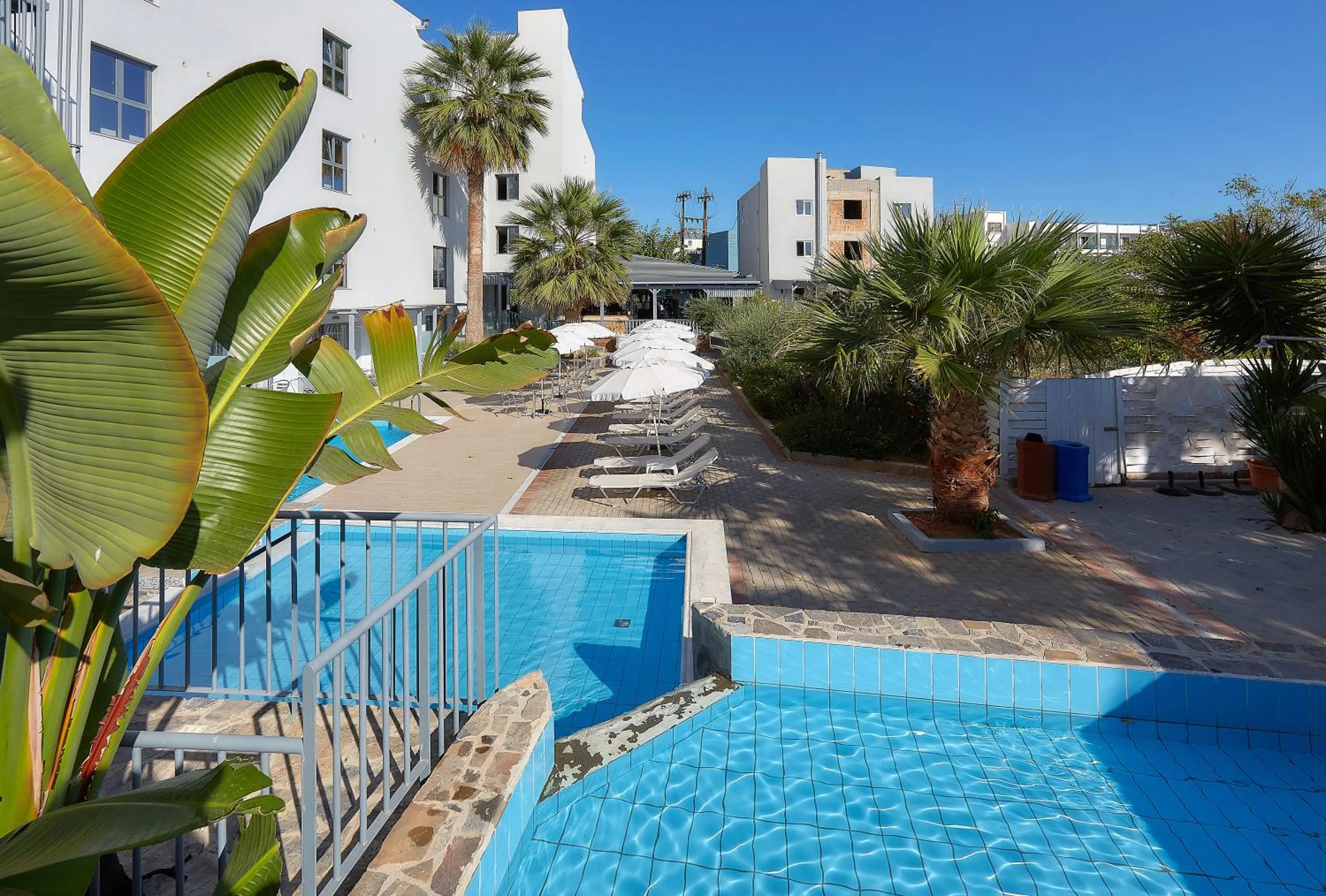Swimming pool in Pollis Hotel