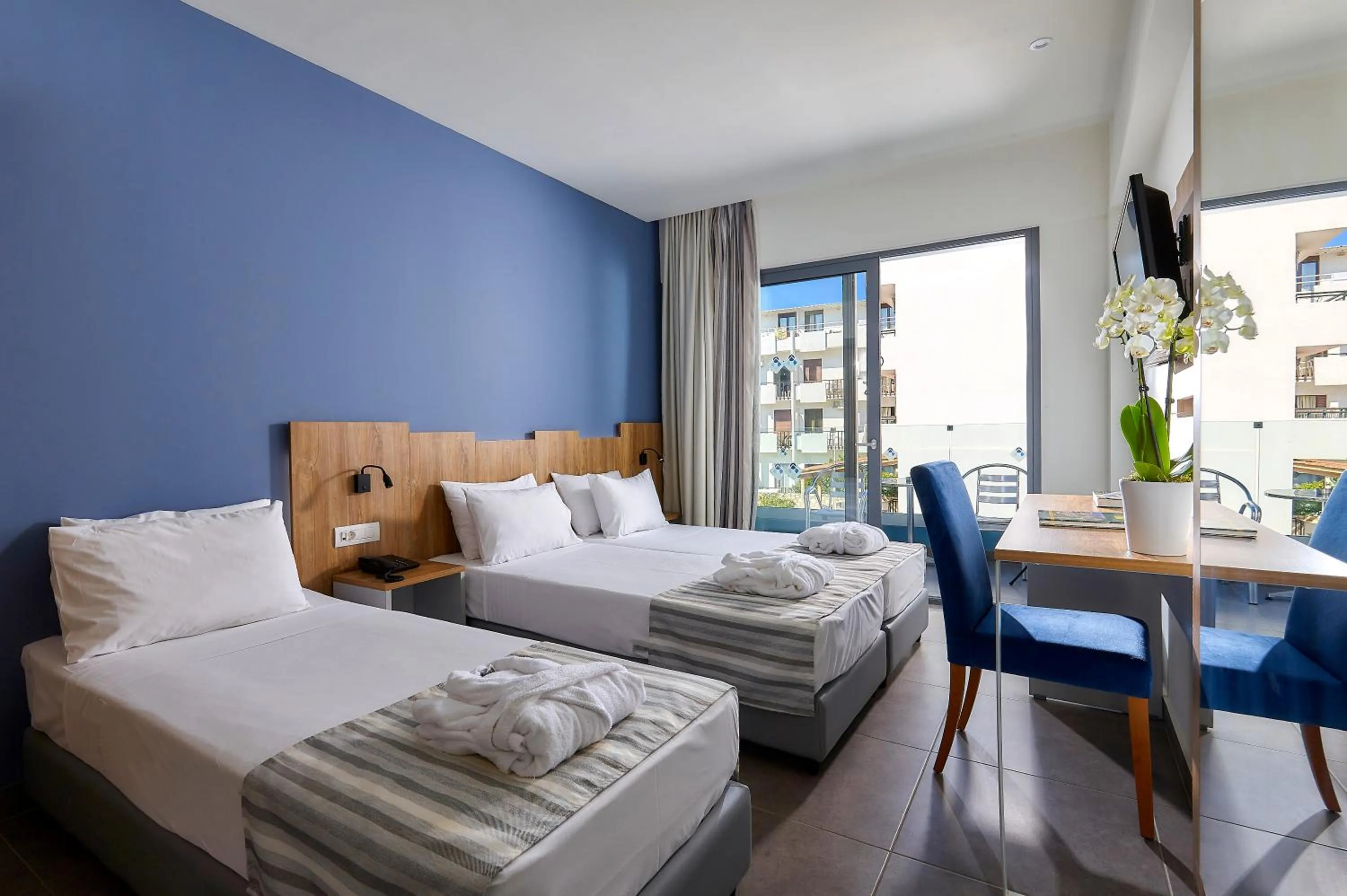 Bedroom in Pollis Hotel