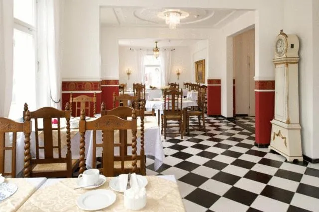 Restaurant/places to eat in Hotel Behrmann