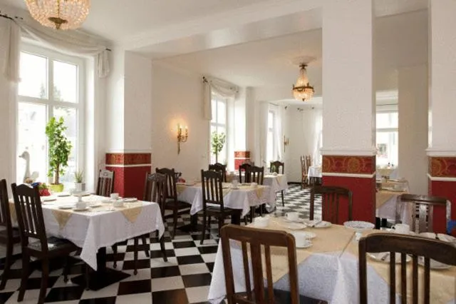 Restaurant/places to eat in Hotel Behrmann