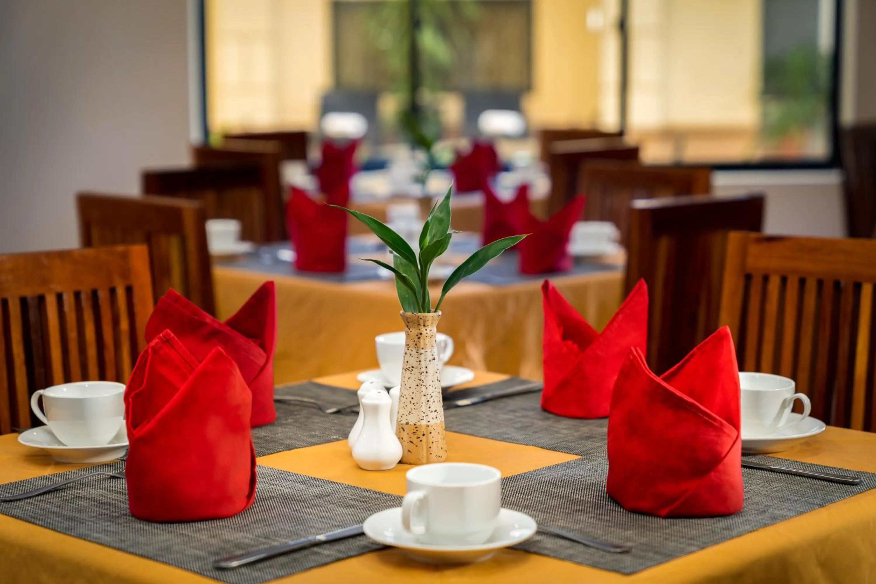 Restaurant/places to eat in Dragon Royal Angkor Hotel