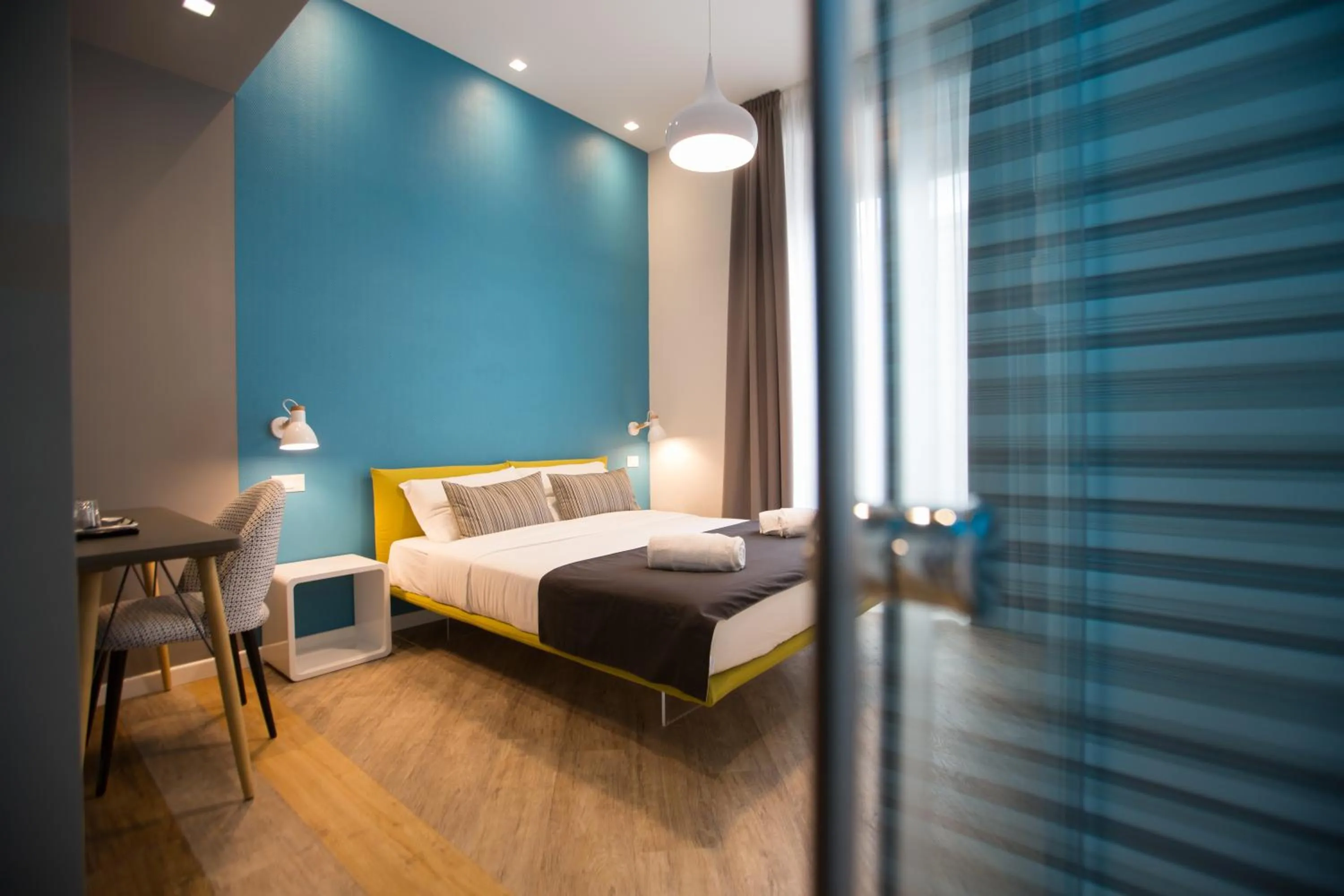 Photo of the whole room, Bed in Ara Suite