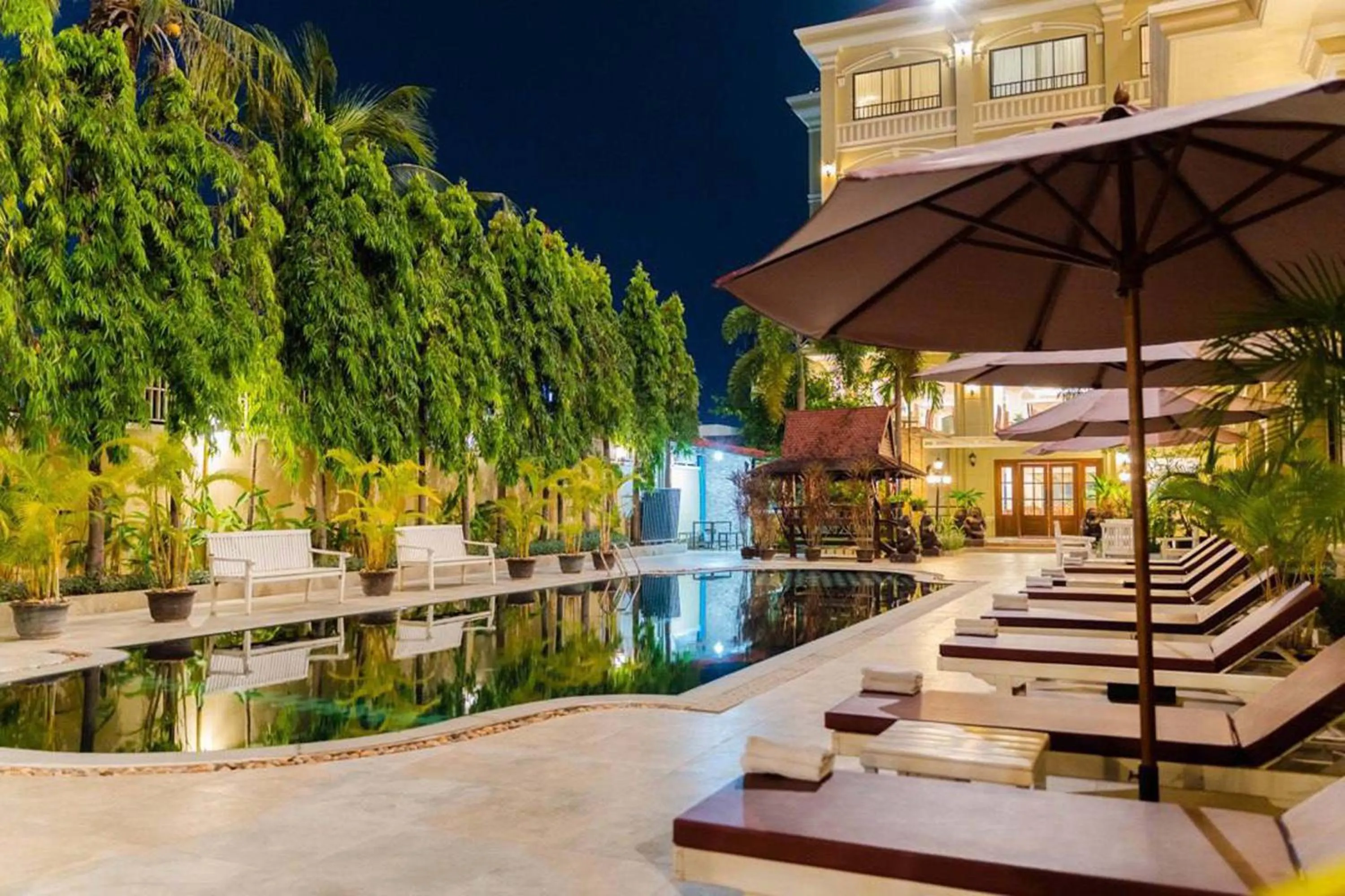 Swimming pool in Monoreach Angkor Hotel