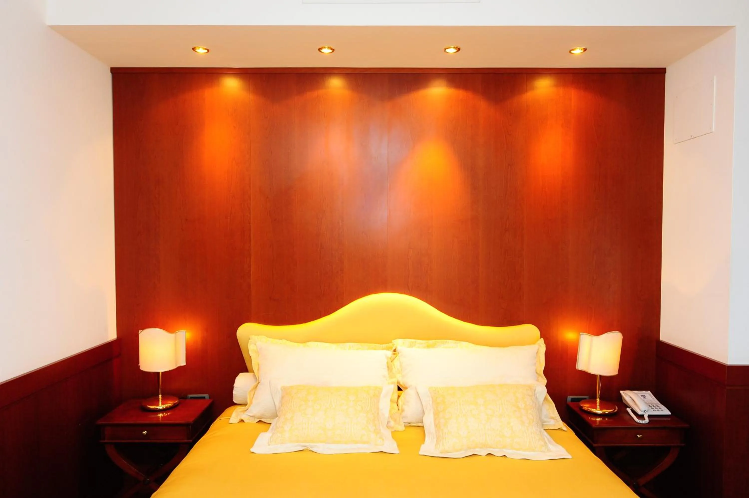 Bedroom, Bed in BV Grand Hotel Assisi