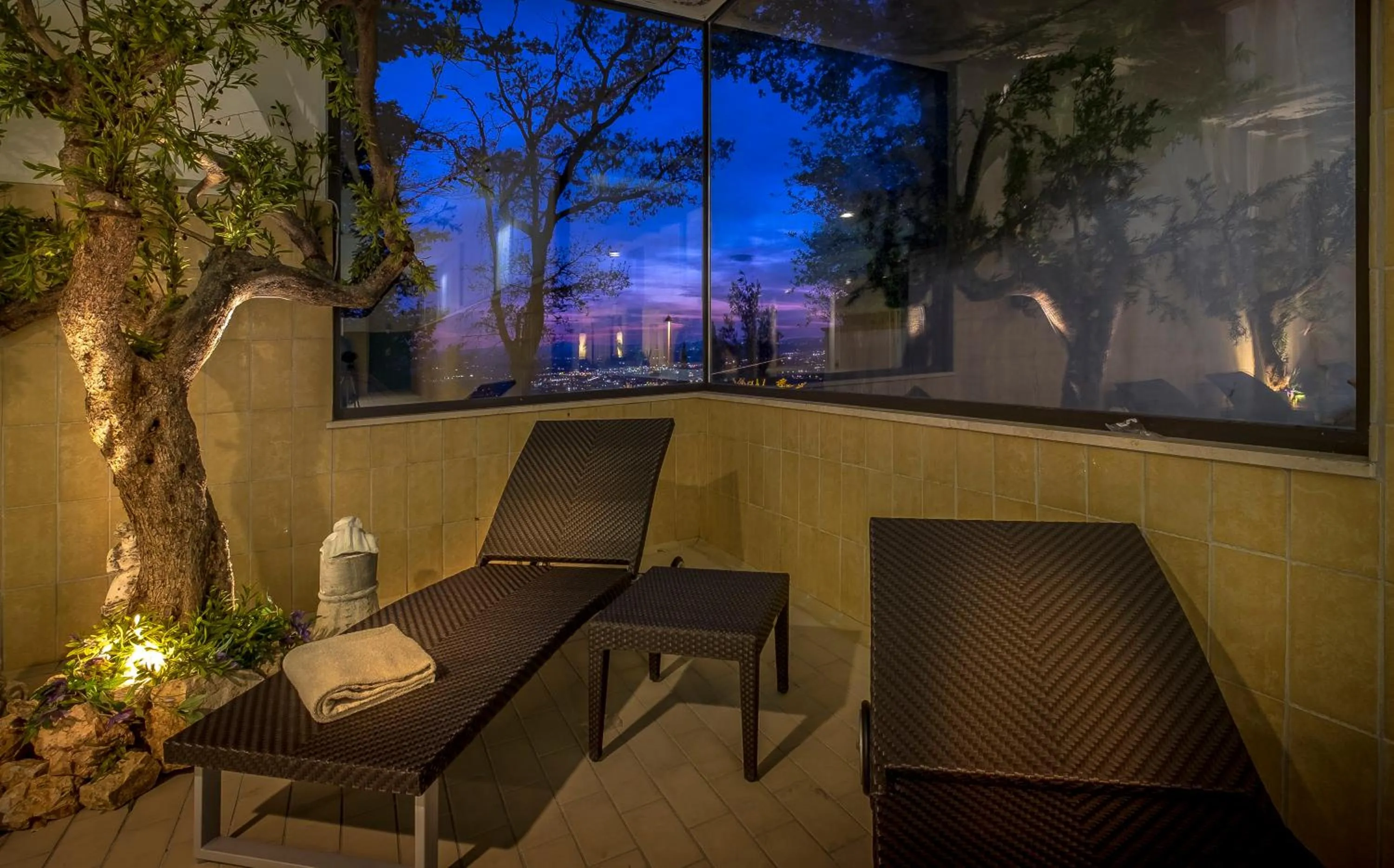 Swimming pool in BV Grand Hotel Assisi