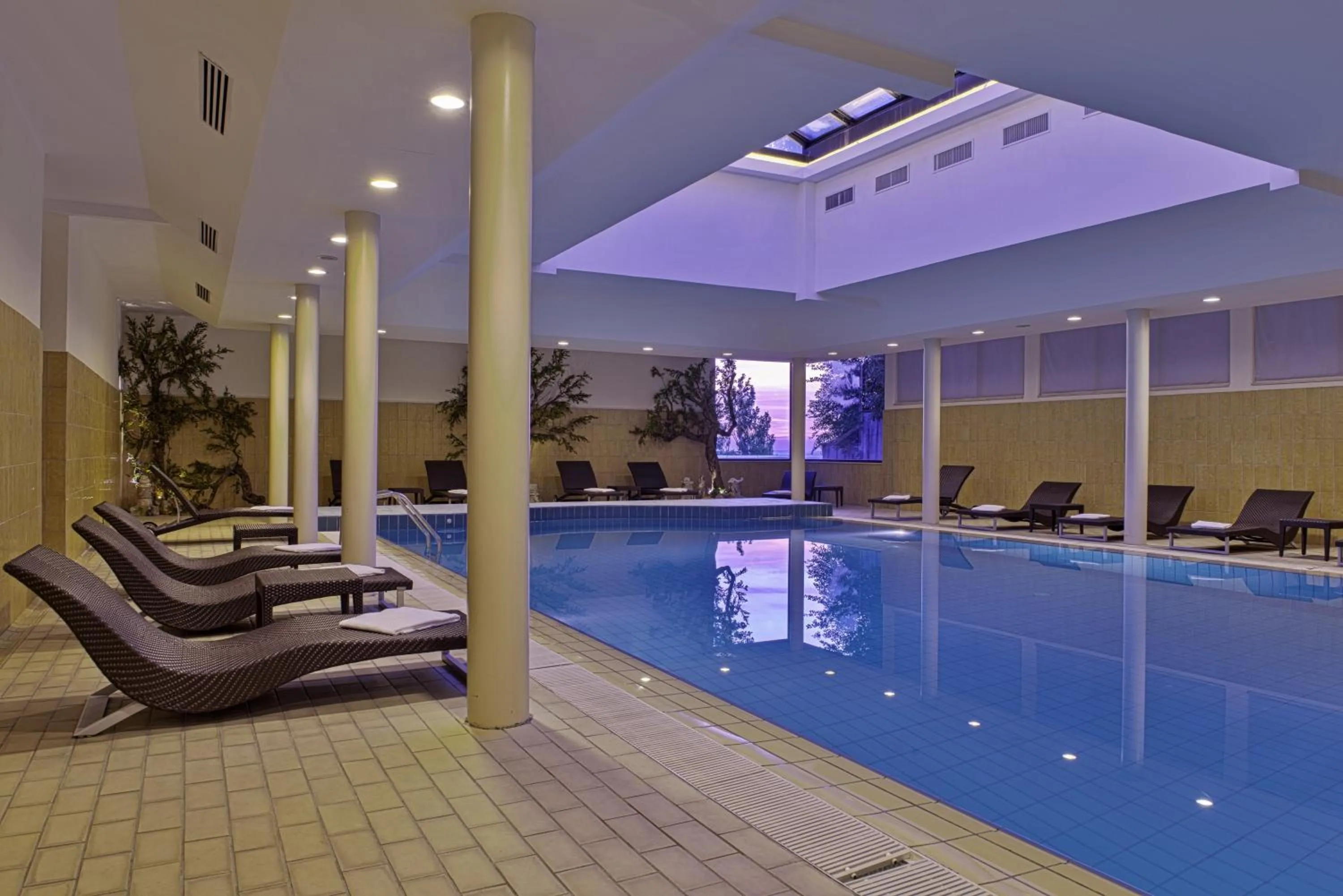 Swimming pool in BV Grand Hotel Assisi