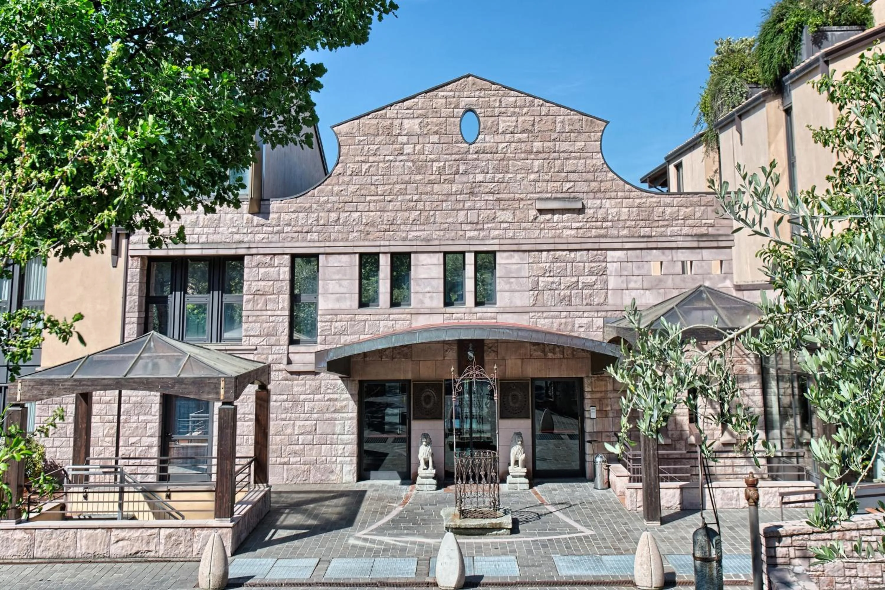 Facade/entrance in BV Grand Hotel Assisi