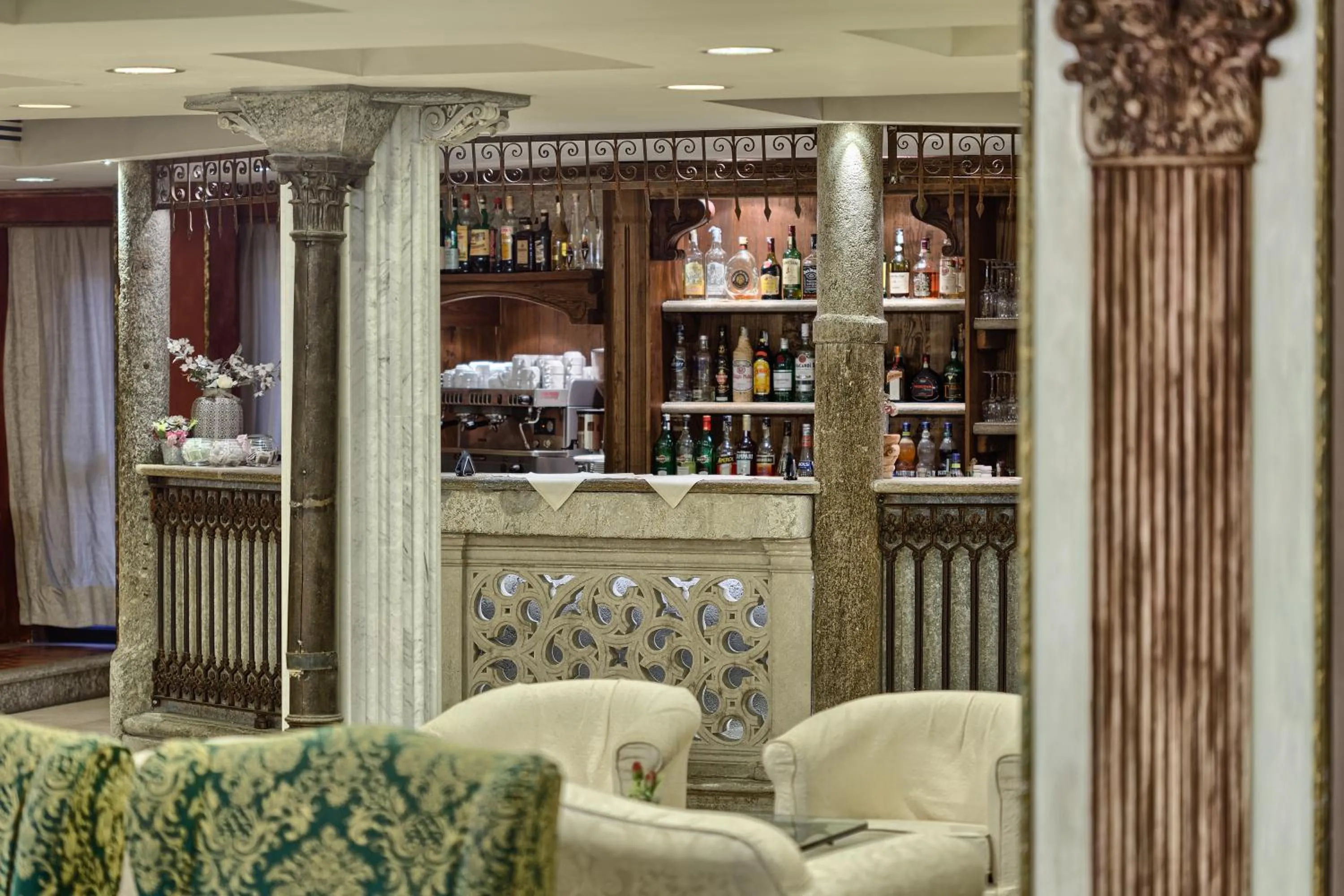 Lounge or bar in BV Grand Hotel Assisi