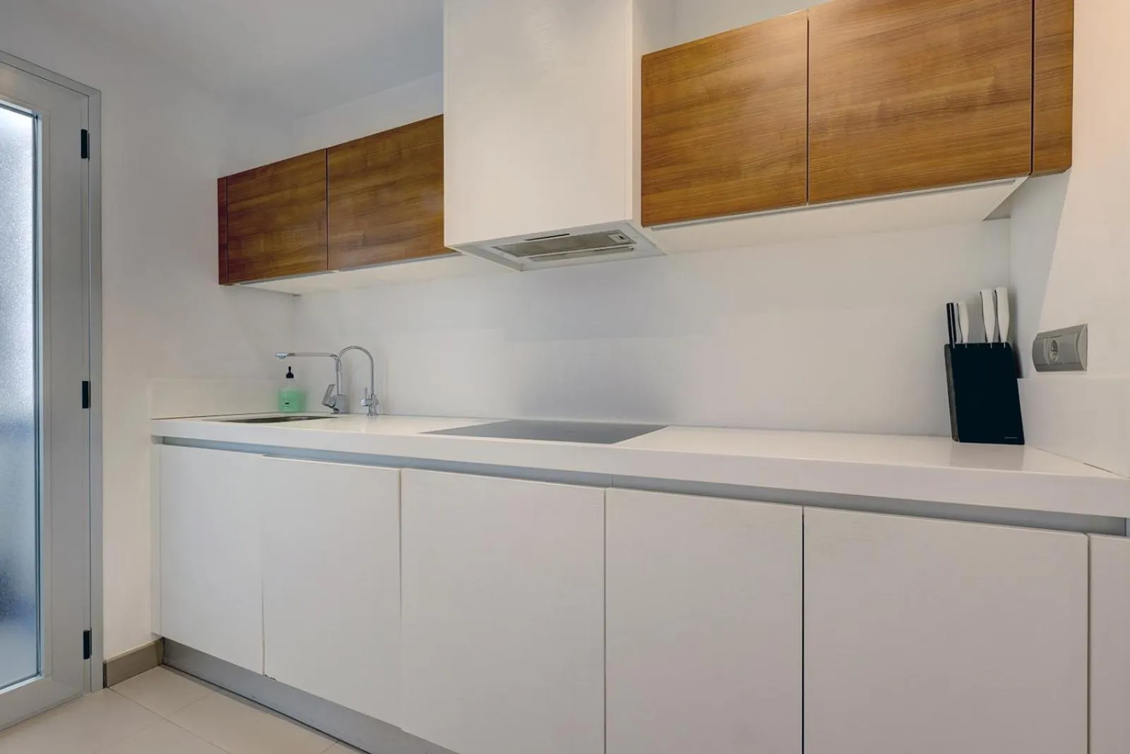 Kitchen or kitchenette in Aqua Apartments Vento, Marbella