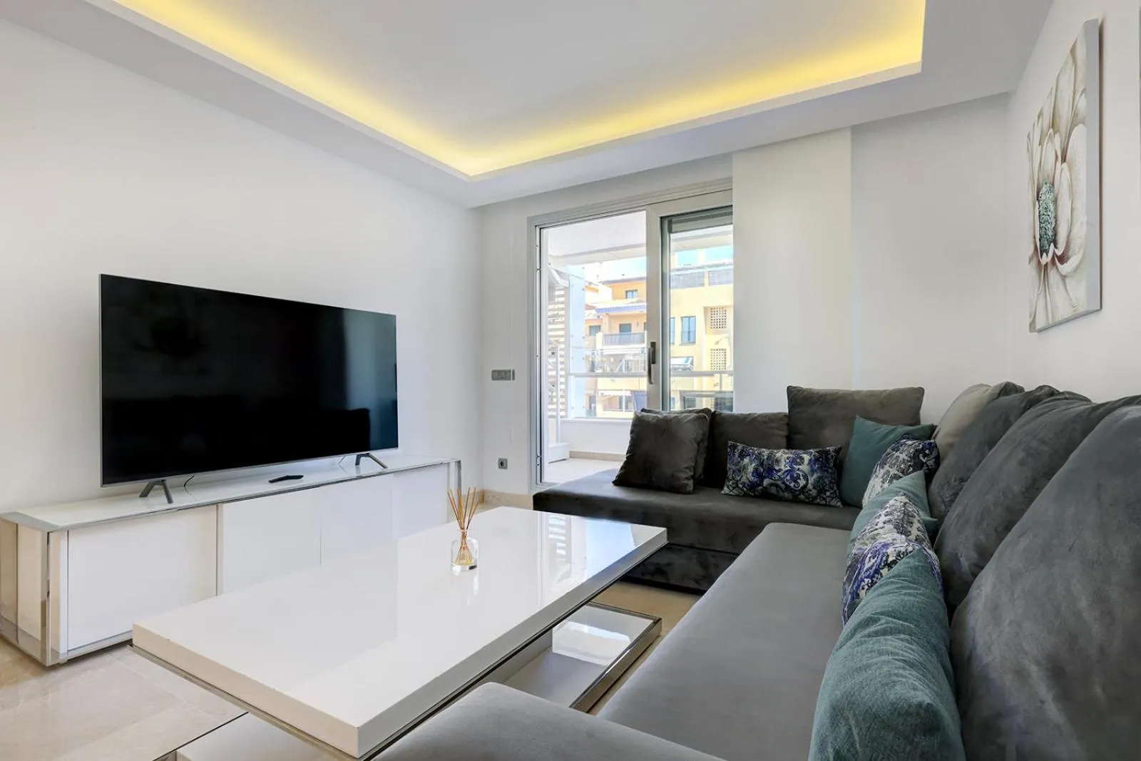 Living room in Aqua Apartments Vento, Marbella