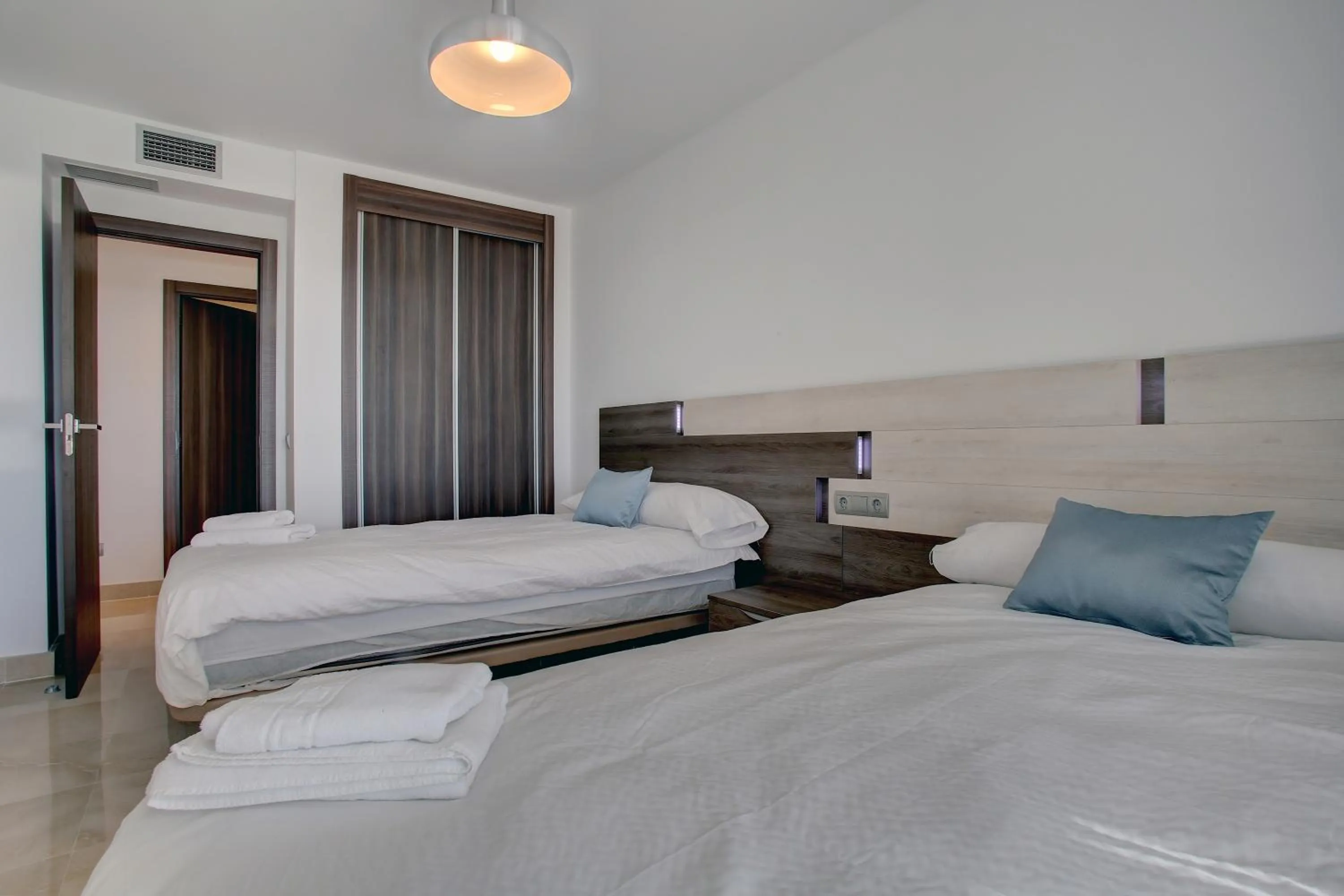 Bedroom, Bed in Aqua Apartments Vento, Marbella