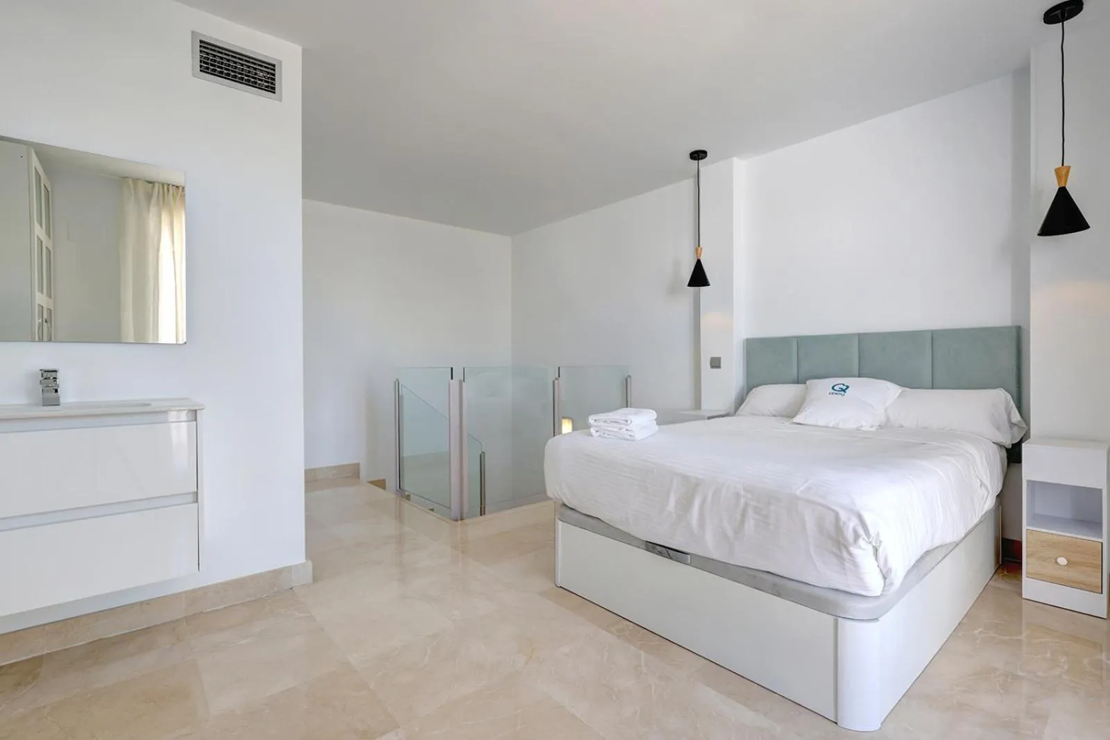 Bed in Aqua Apartments Vento, Marbella