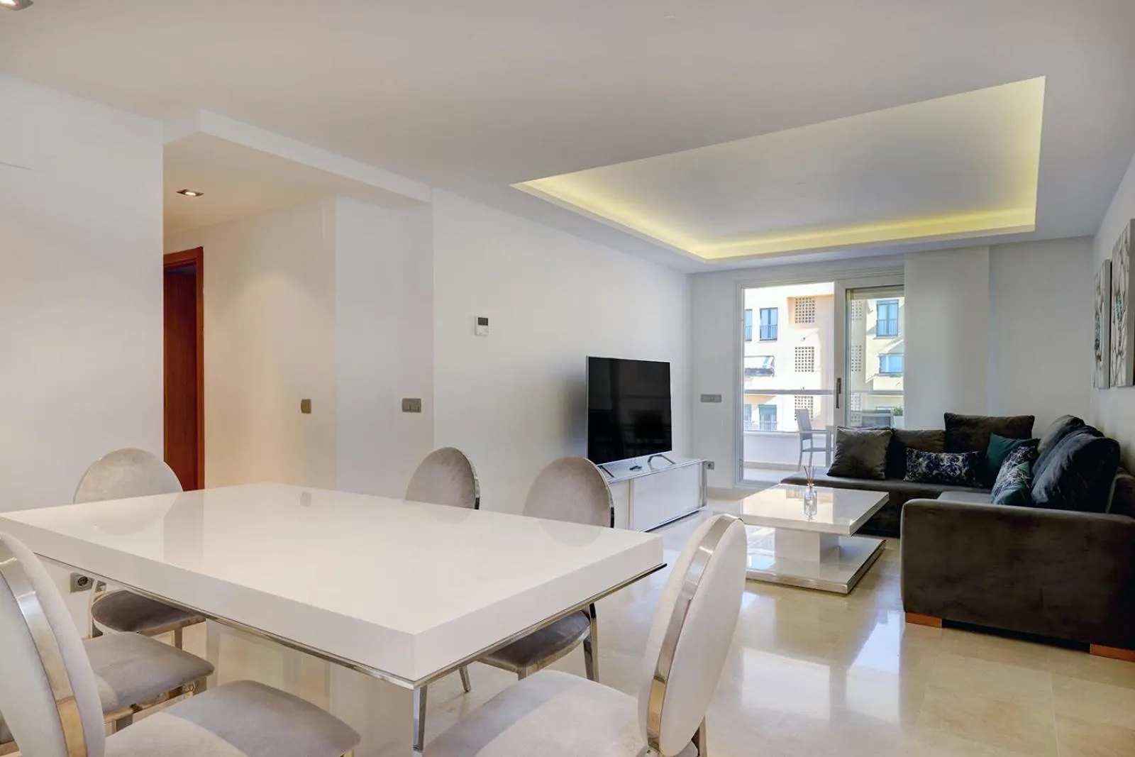 Dining area in Aqua Apartments Vento, Marbella