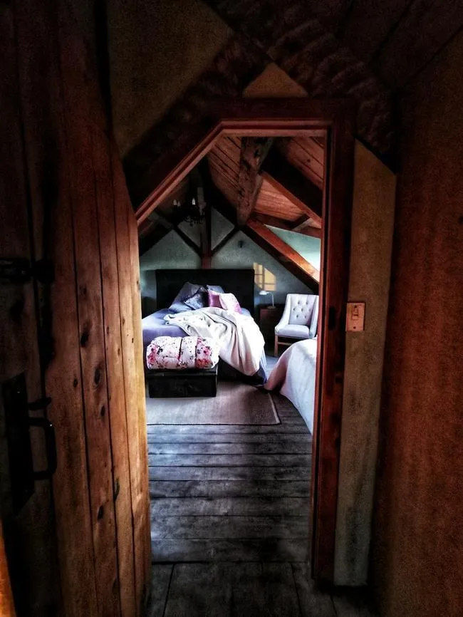 Bed in housewithnonails