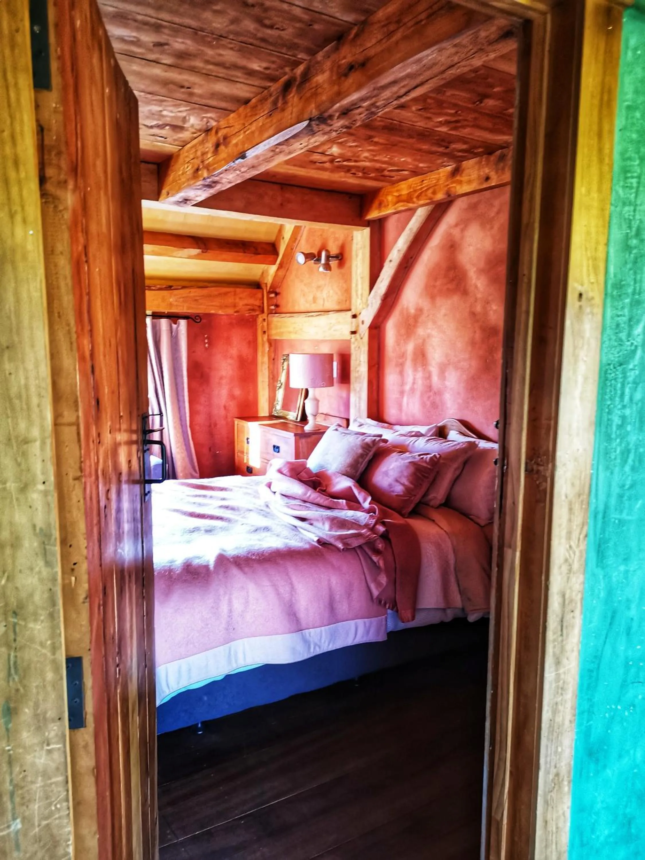 Decorative detail, Bed in housewithnonails