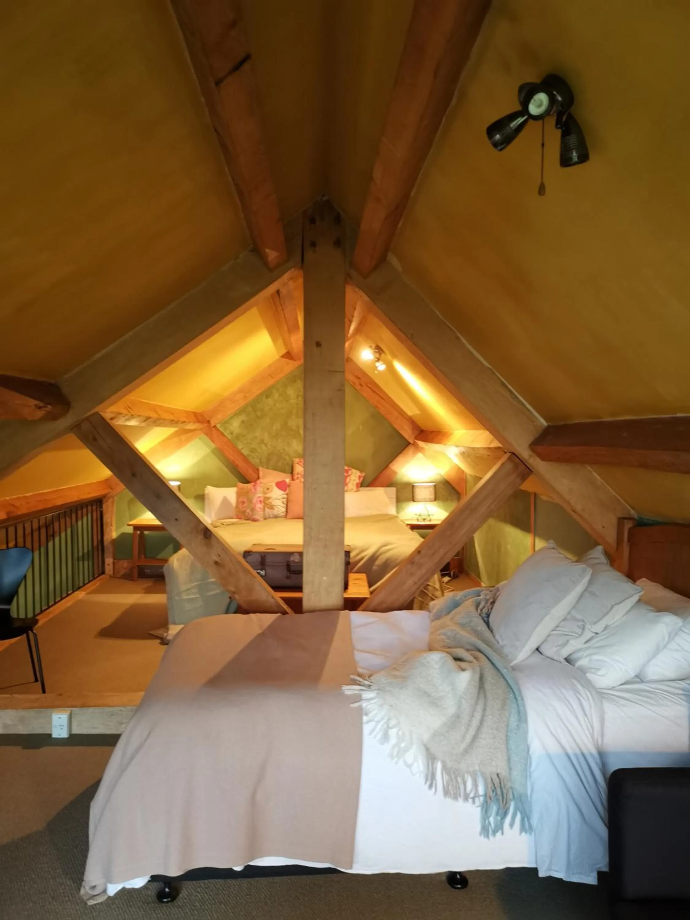 Bed in housewithnonails