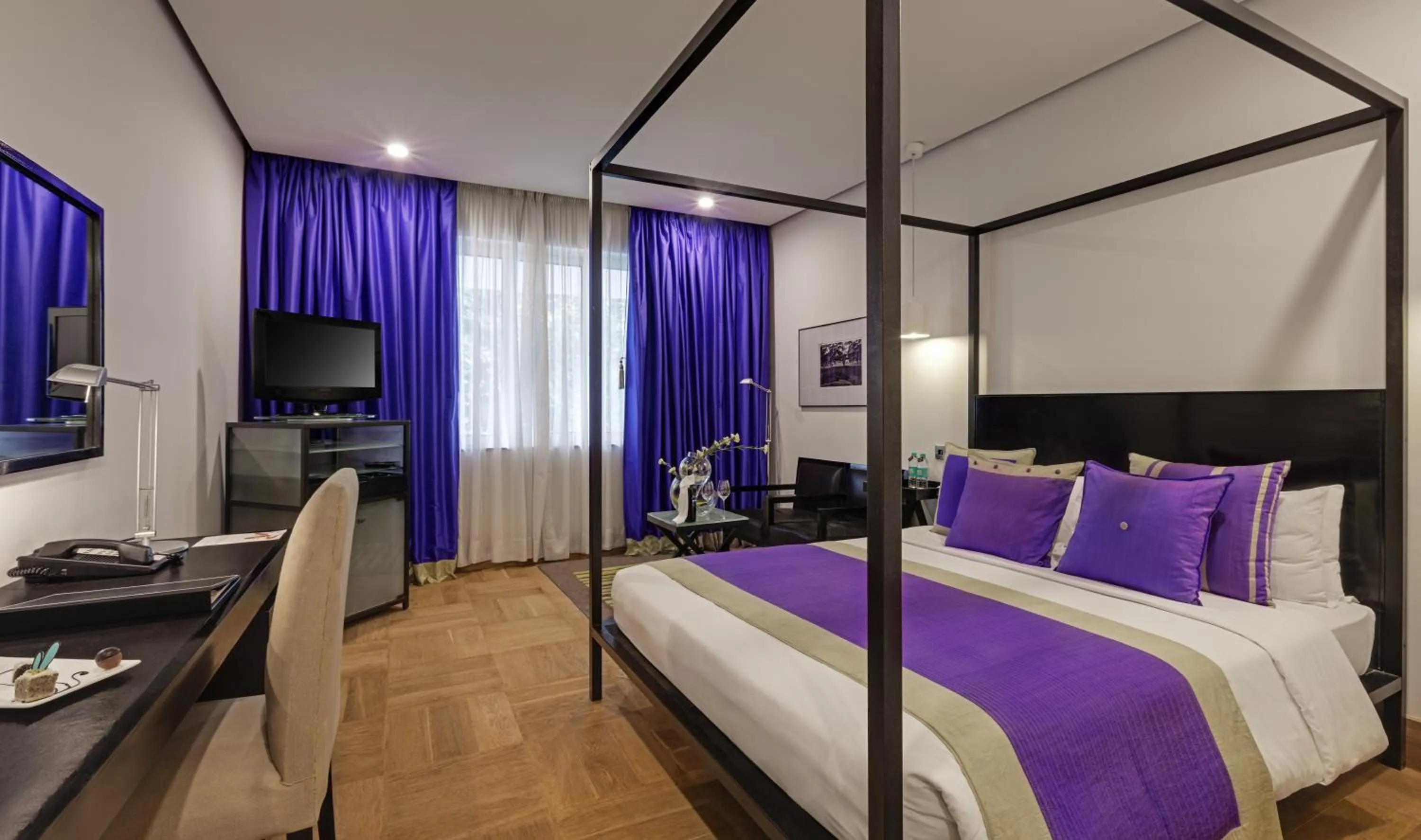 Photo of the whole room, Bed in The Park Bangalore, MG Road