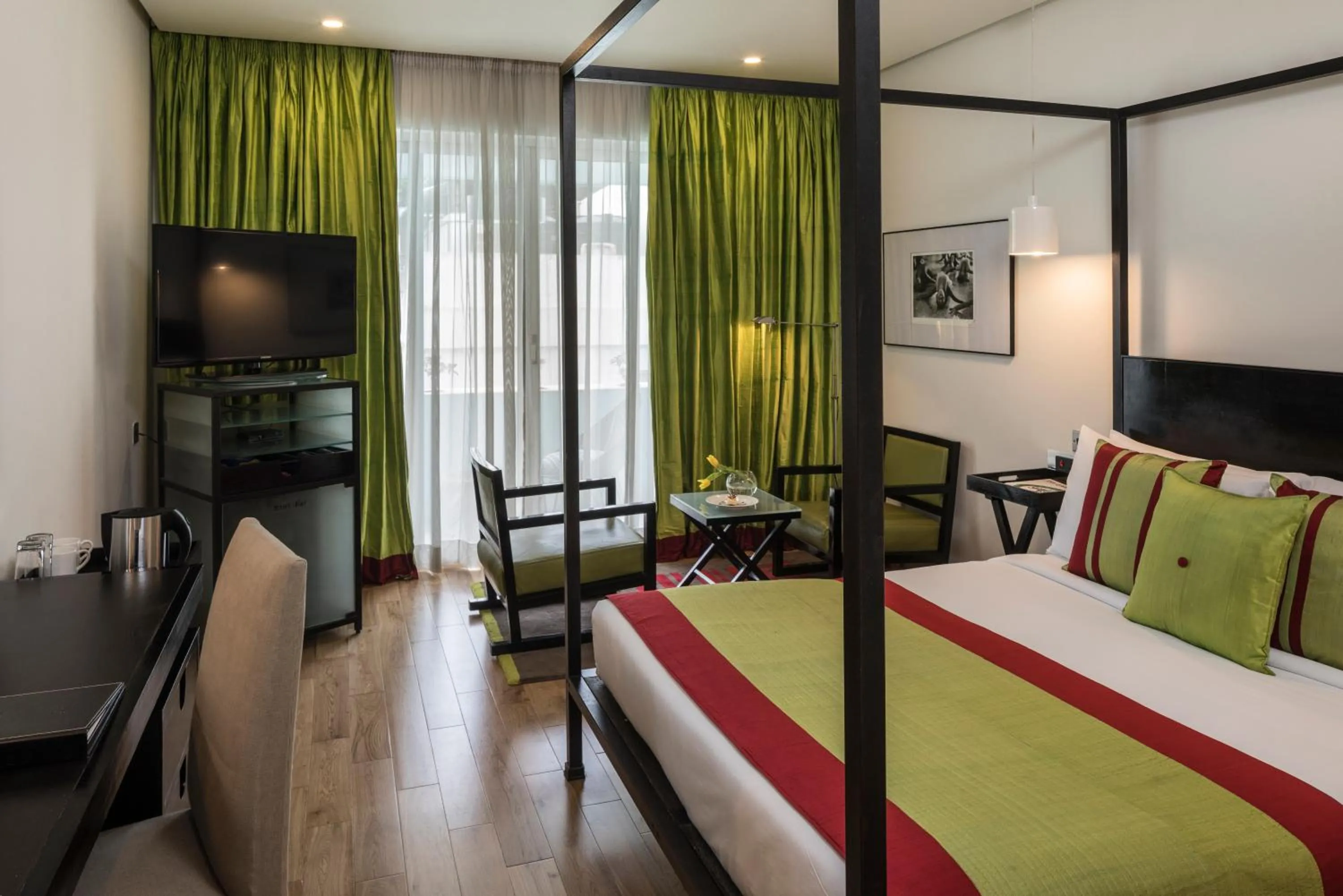 Photo of the whole room, Bed in The Park Bangalore, MG Road