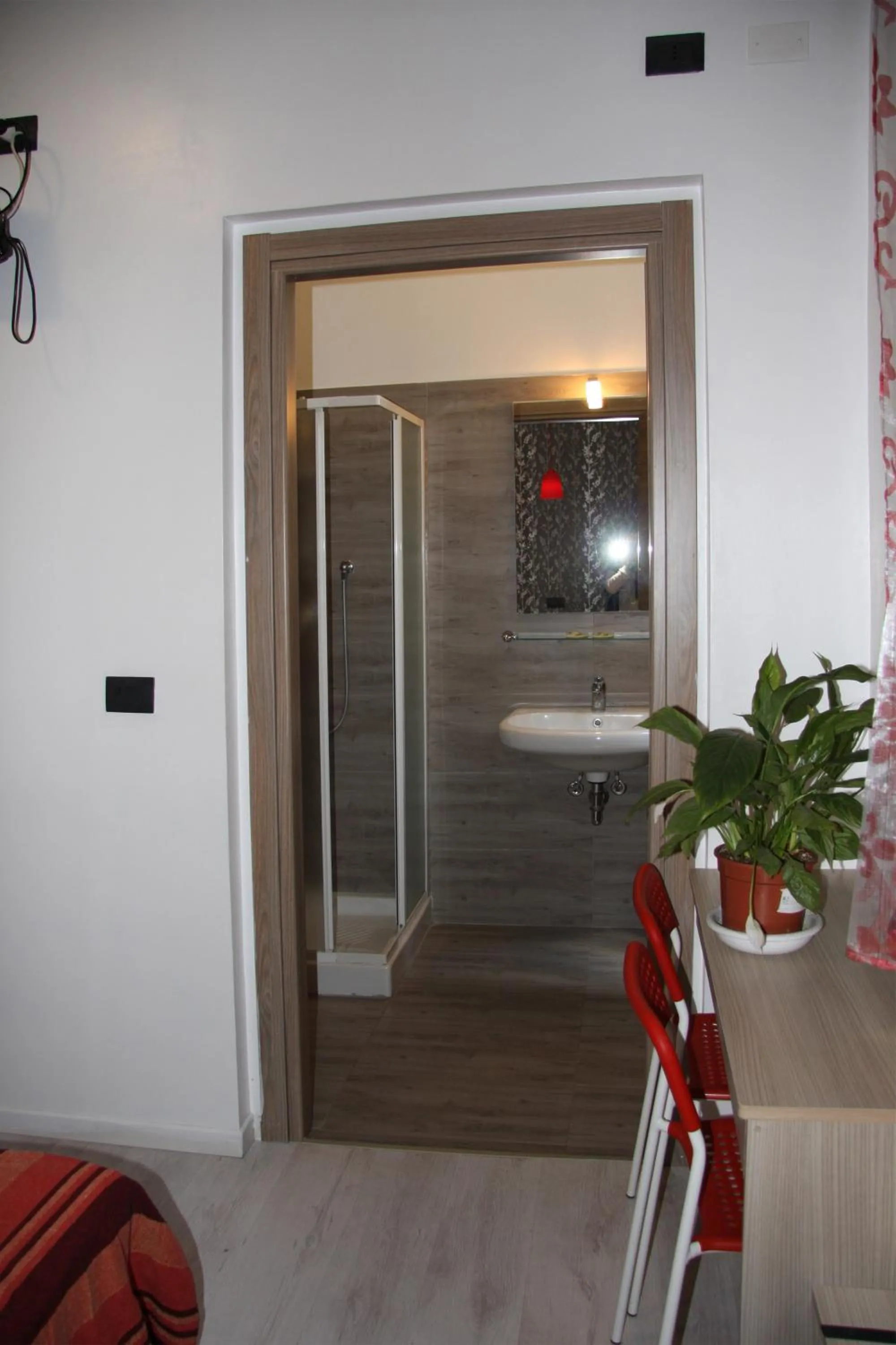 Shower in Hotel Adelchi