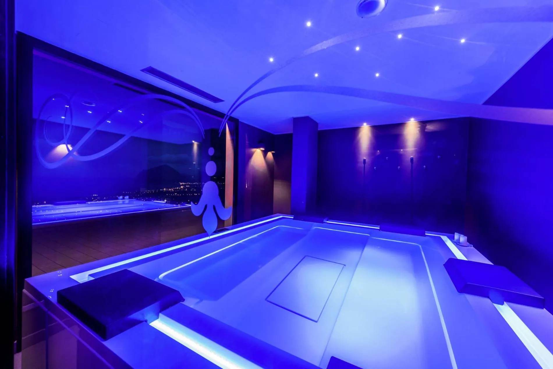 Hot Tub in Hotel Parco Degli Aromi Resort & SPA