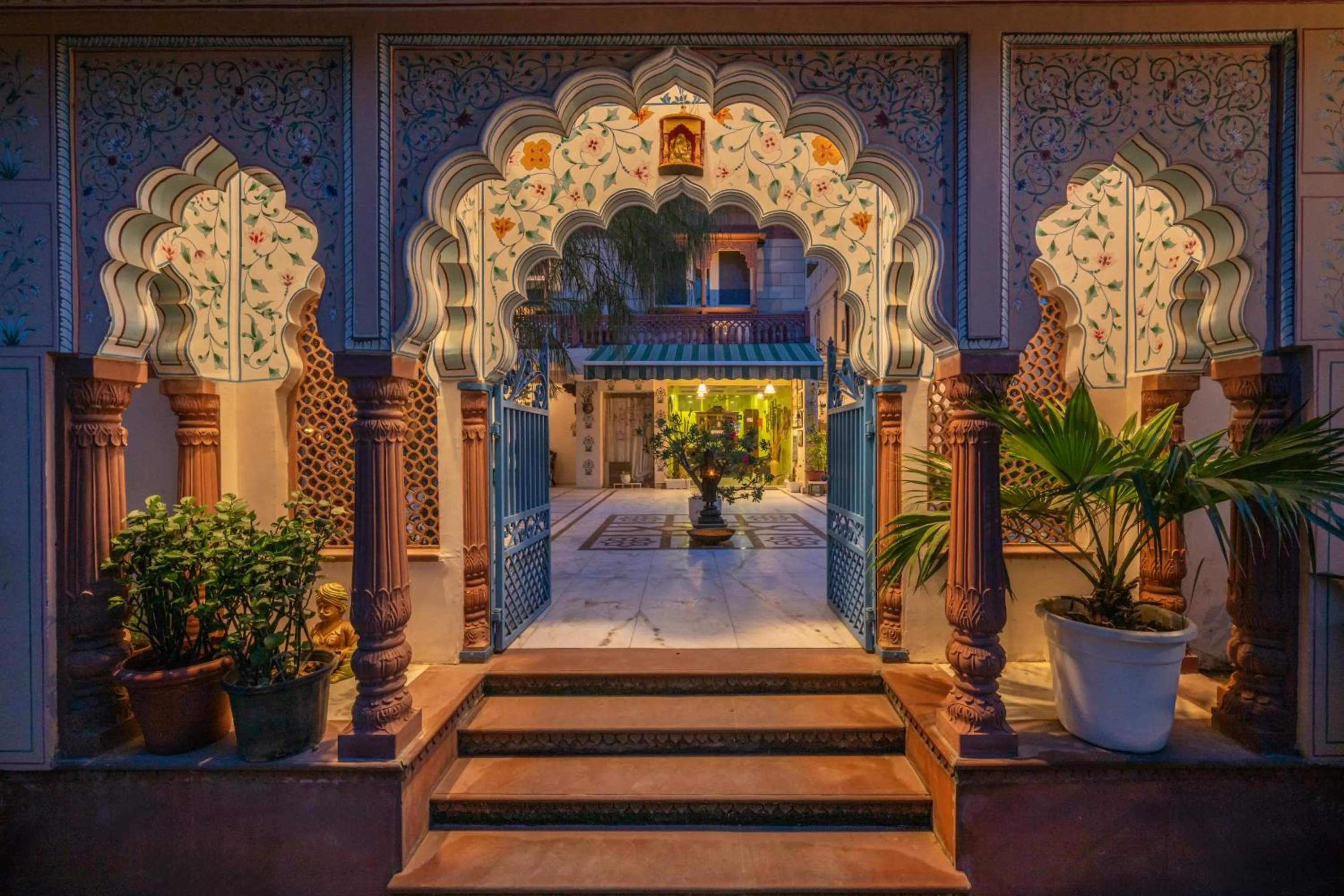 Facade/entrance, Bed in Suryaa Villa - A Boutique Heritage Hotel