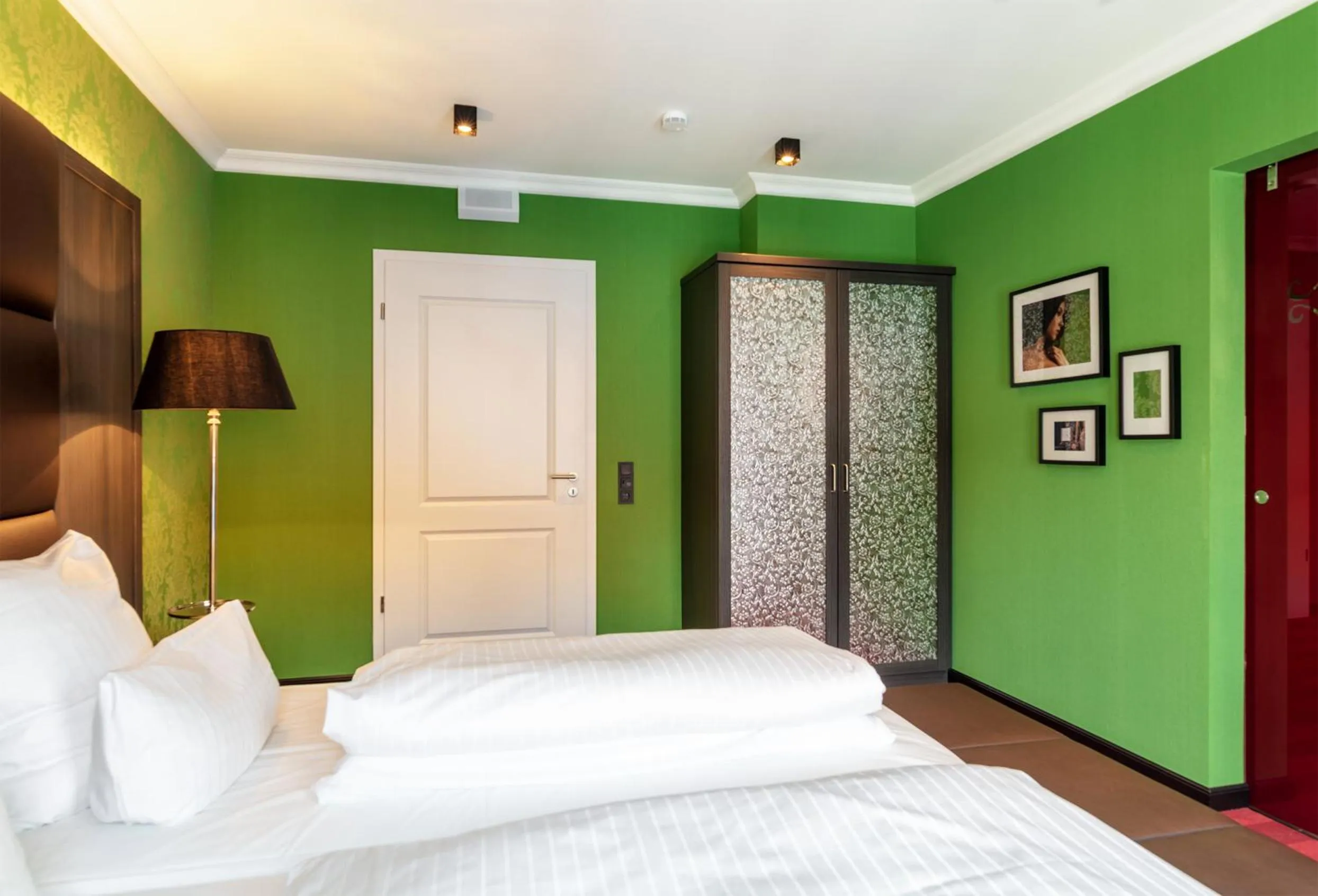 Bed in Haverkamp Suites