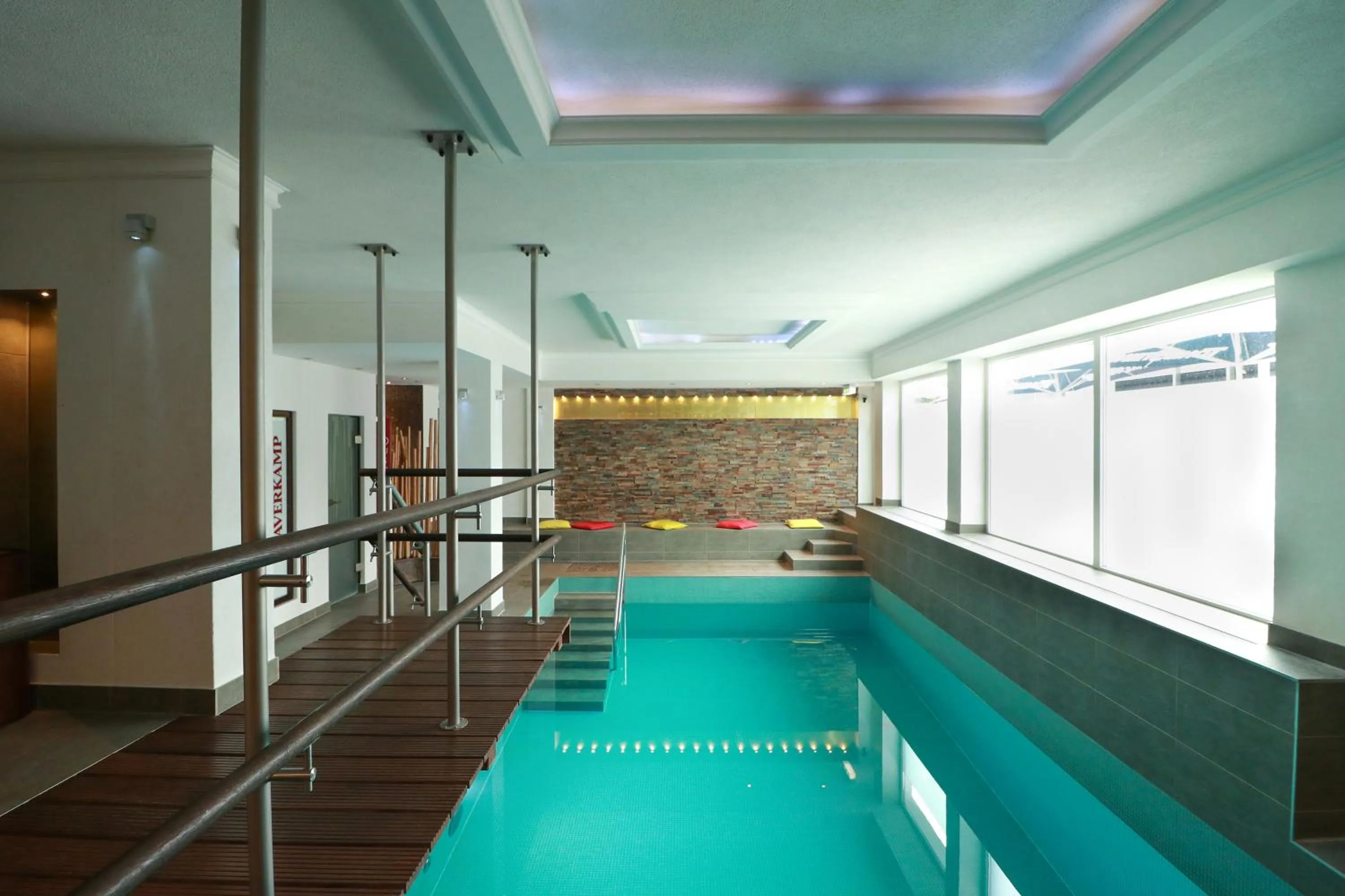 Swimming pool in Haverkamp Suites