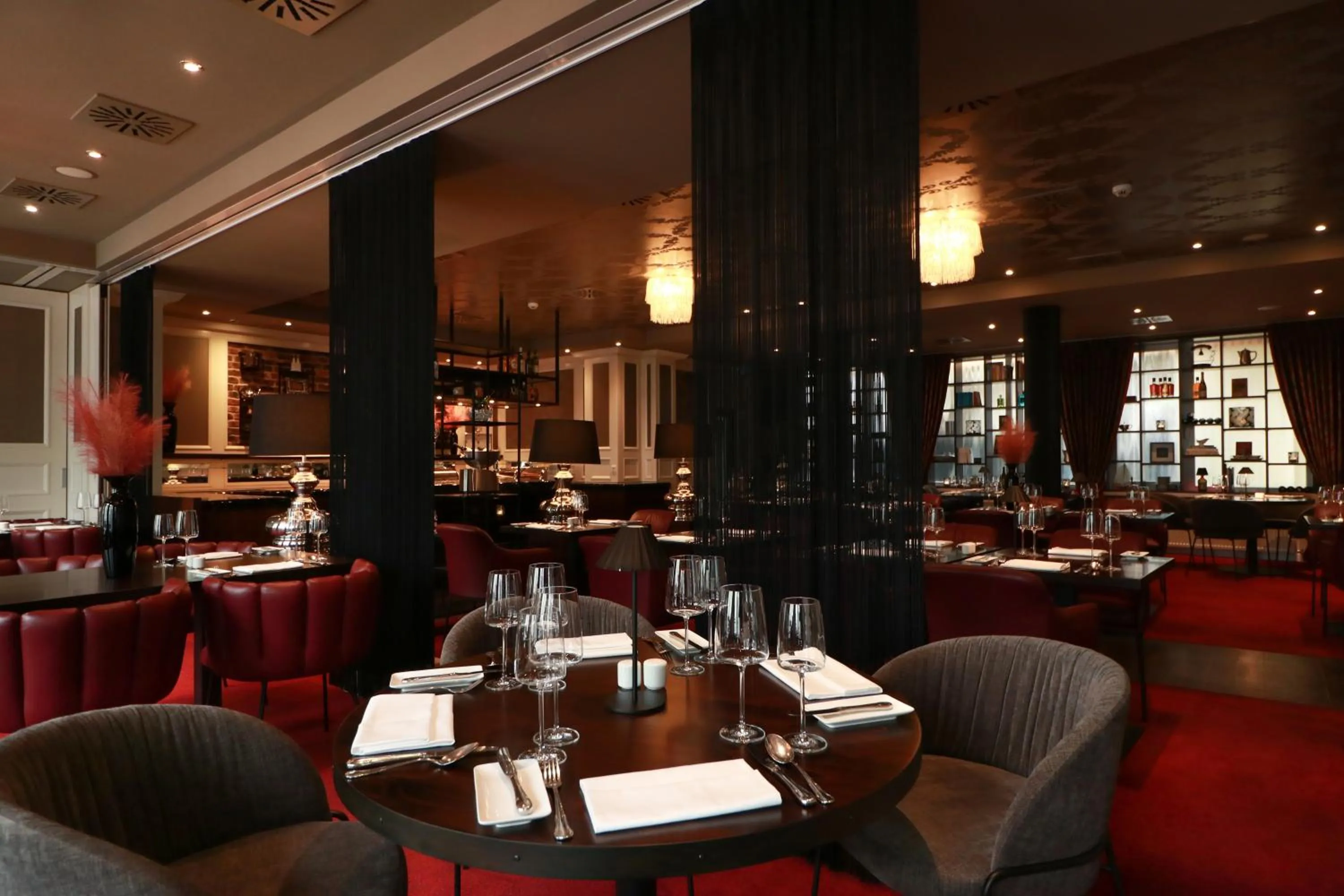 Restaurant/places to eat in Haverkamp Suites