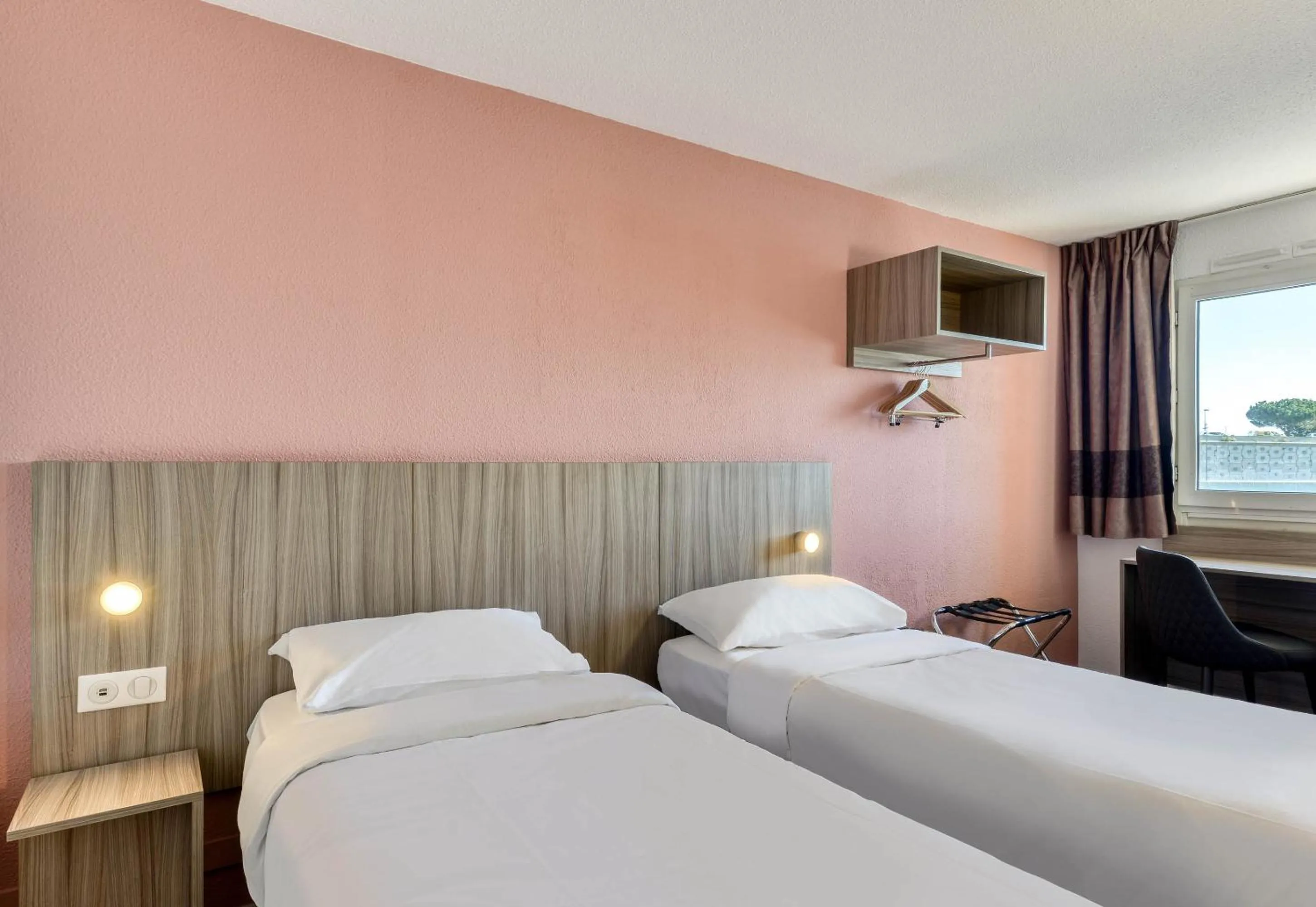 Bedroom, Bed in B&B HOTEL Sète Centre Gare