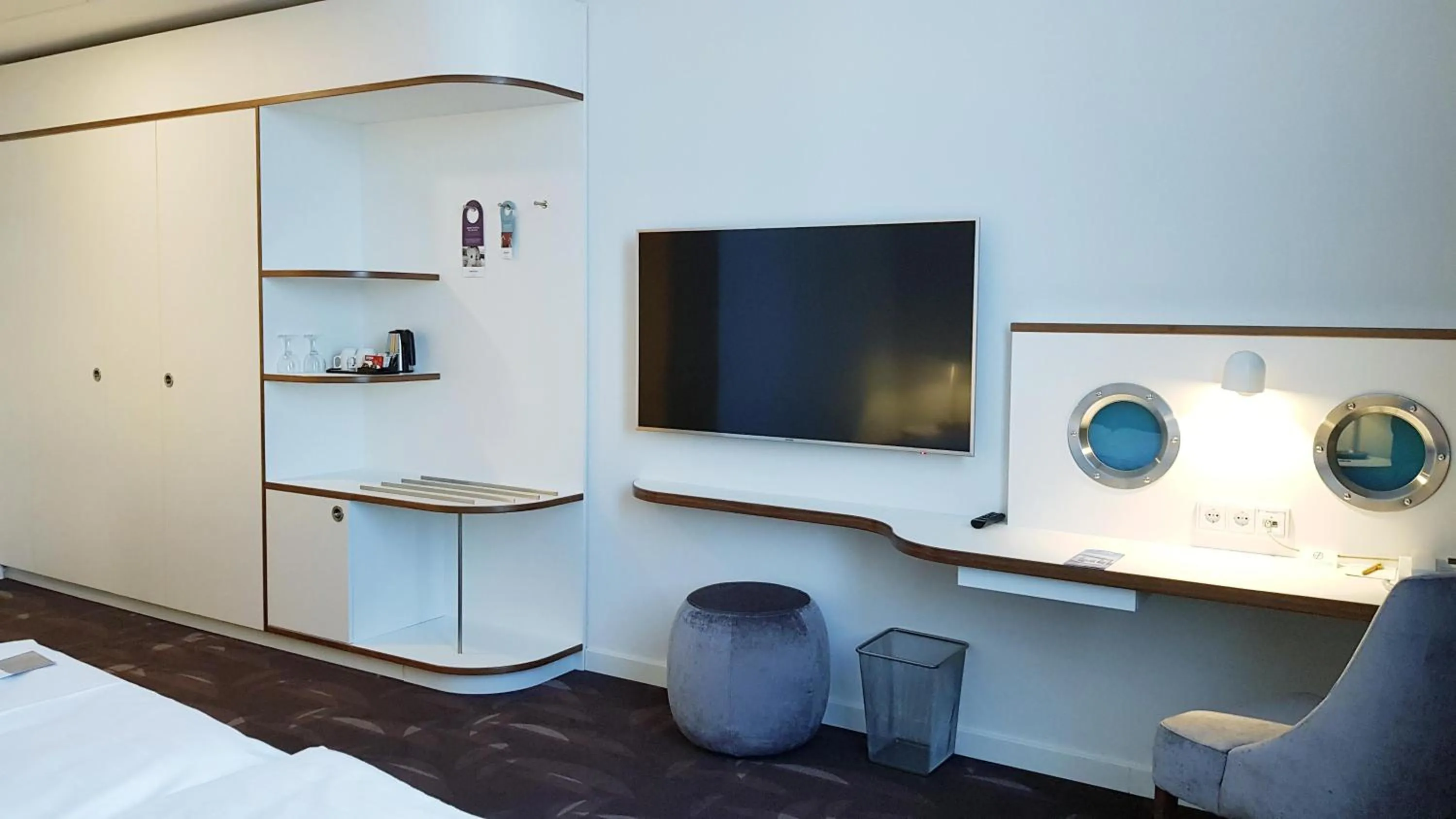 Photo of the whole room, Bed in Mercure Hotel MOA Berlin