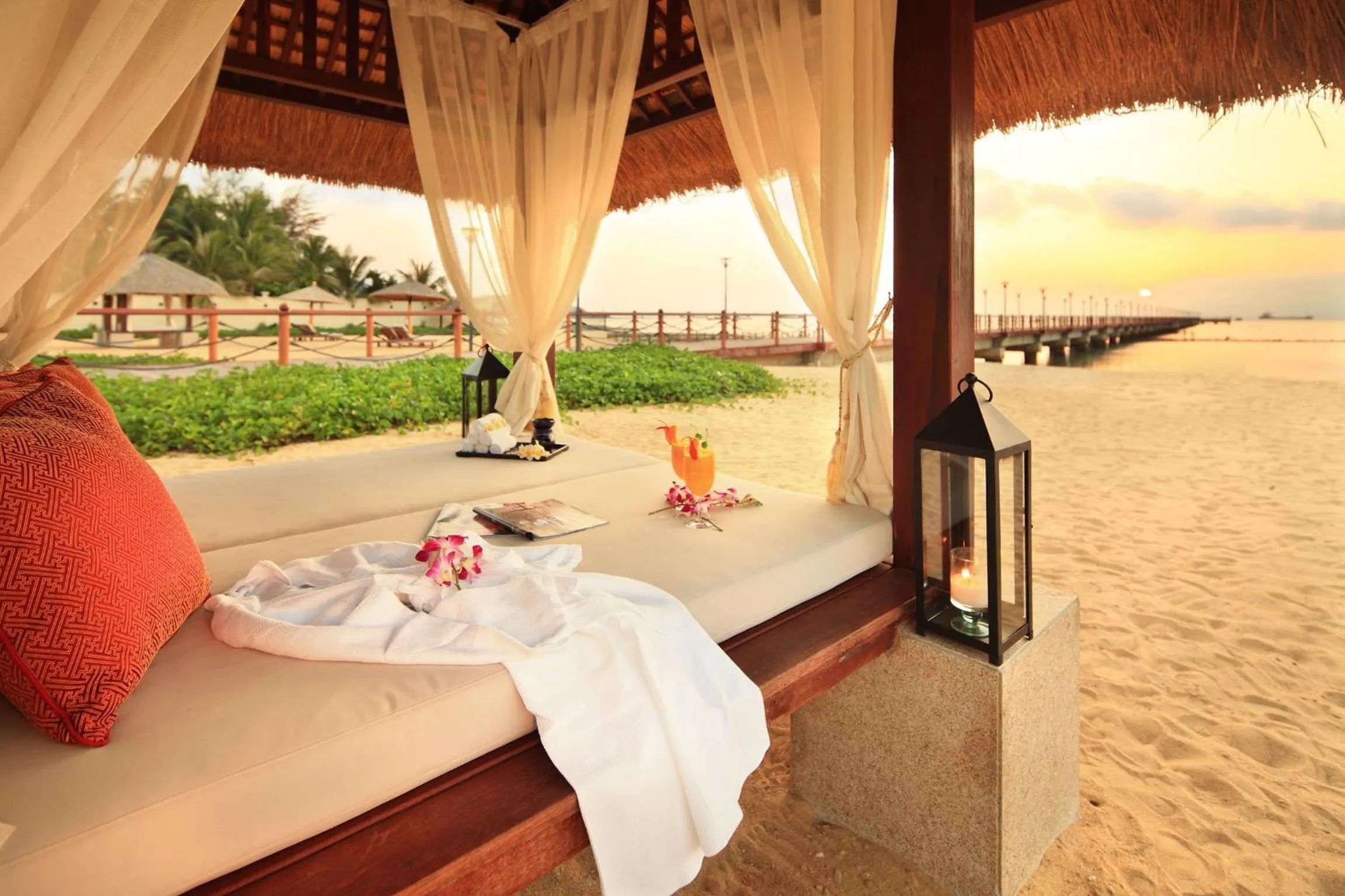 Beach in Luhuitou State Guesthouse & Resort