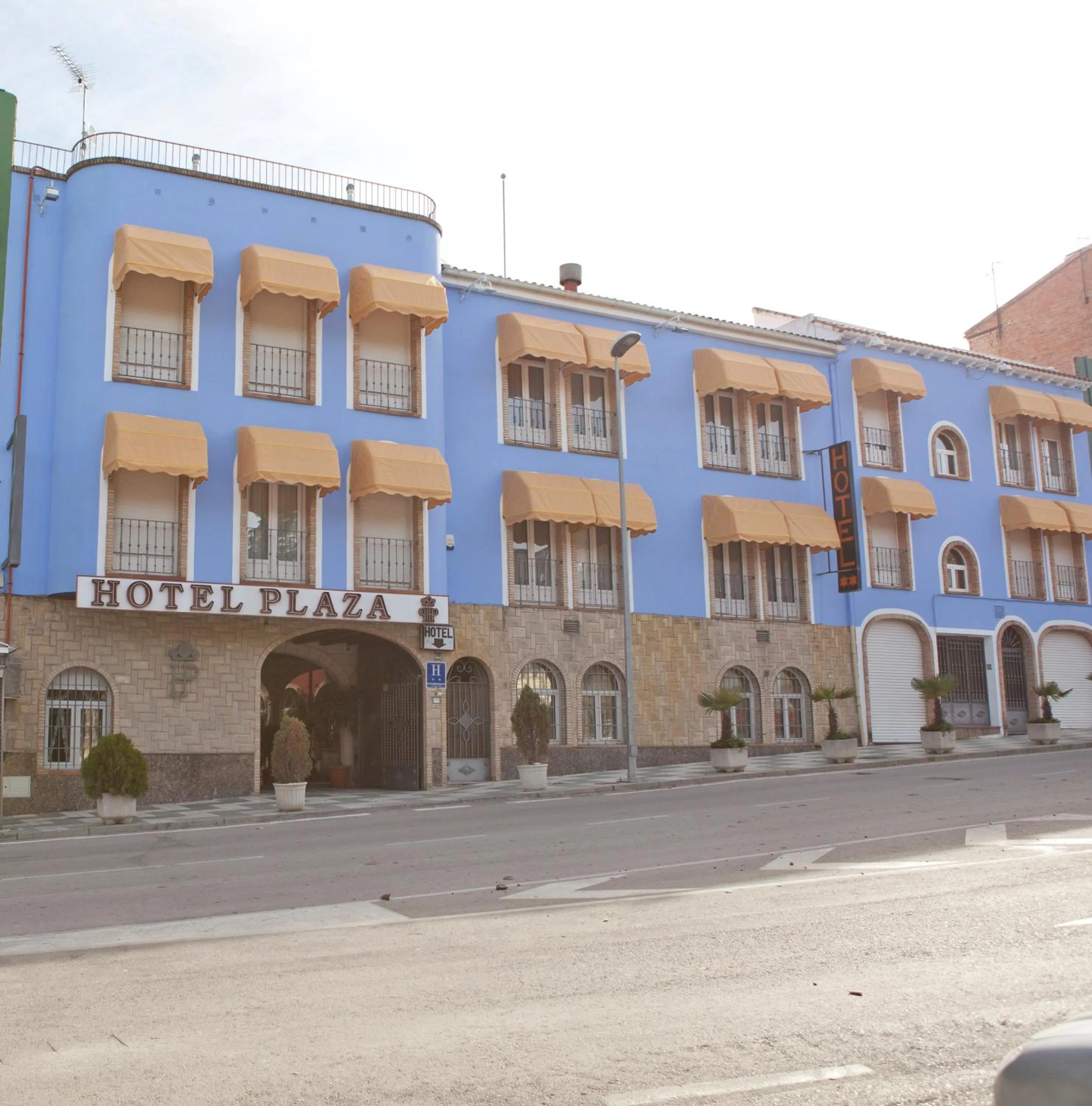 Property building in Hotel Plaza Manjón