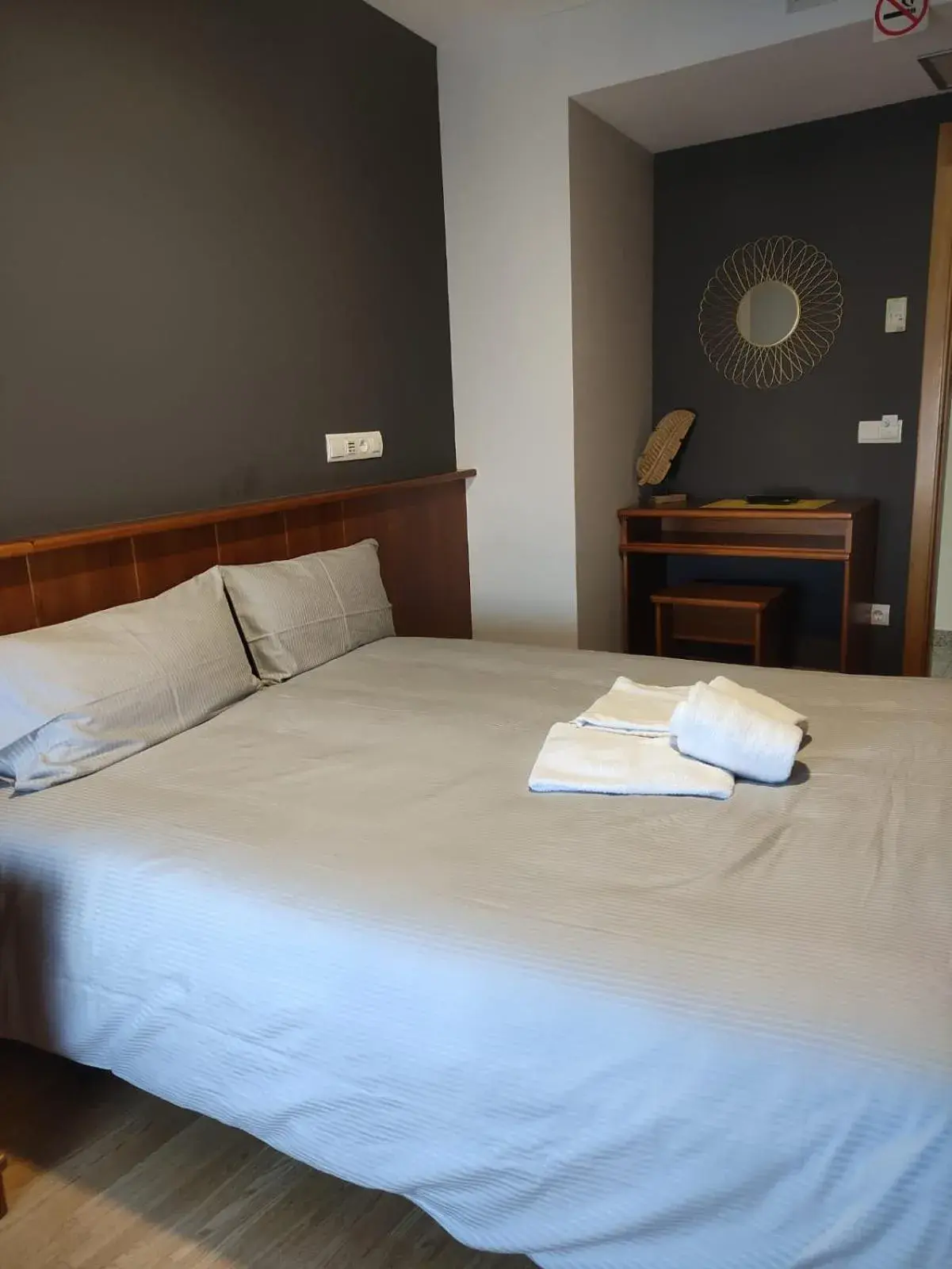 Deluxe Double Room with Balcony in La Gallega Deluxe Double Room with Balcony in La Gallega