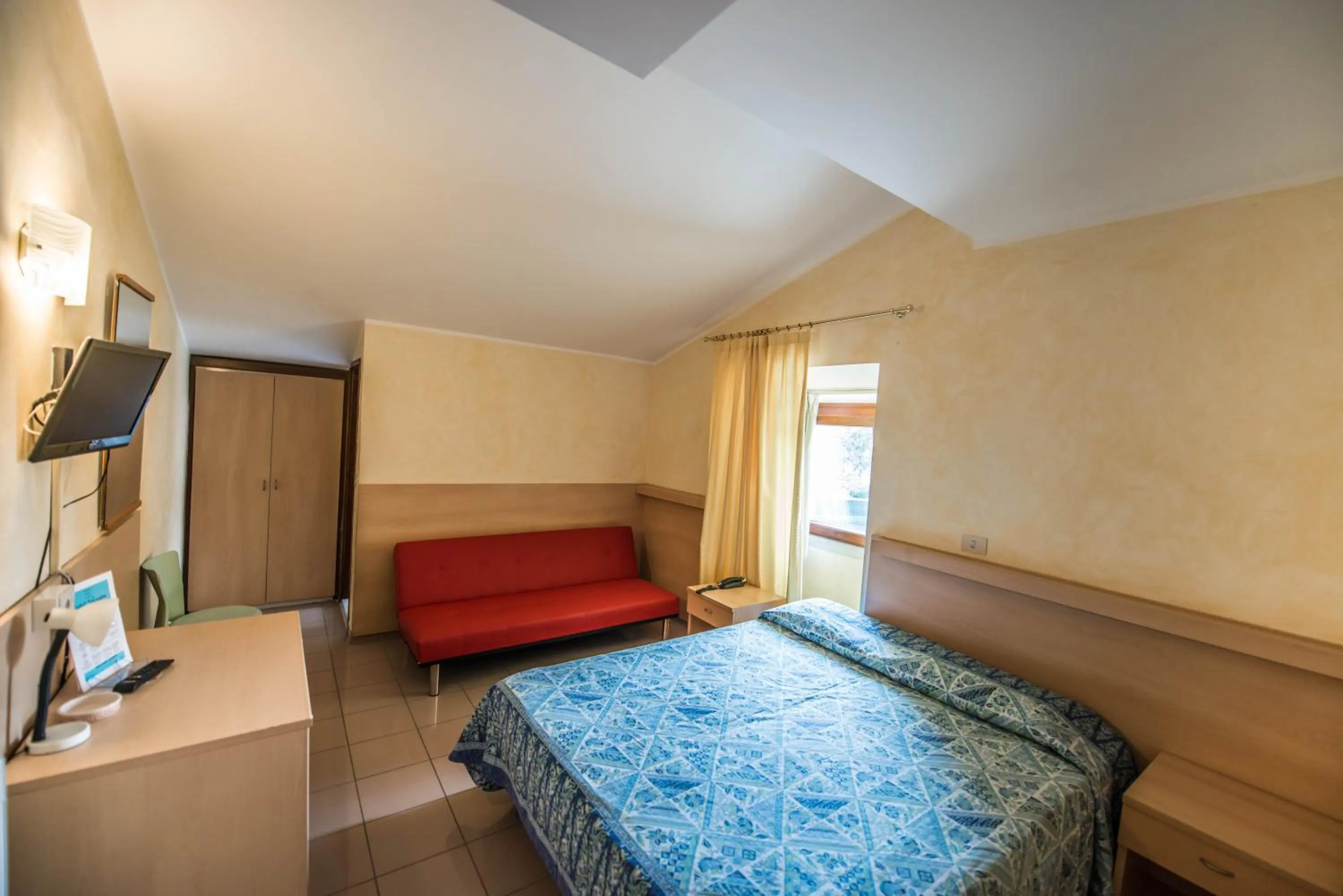 Bedroom, Bed in Hotel Johnson