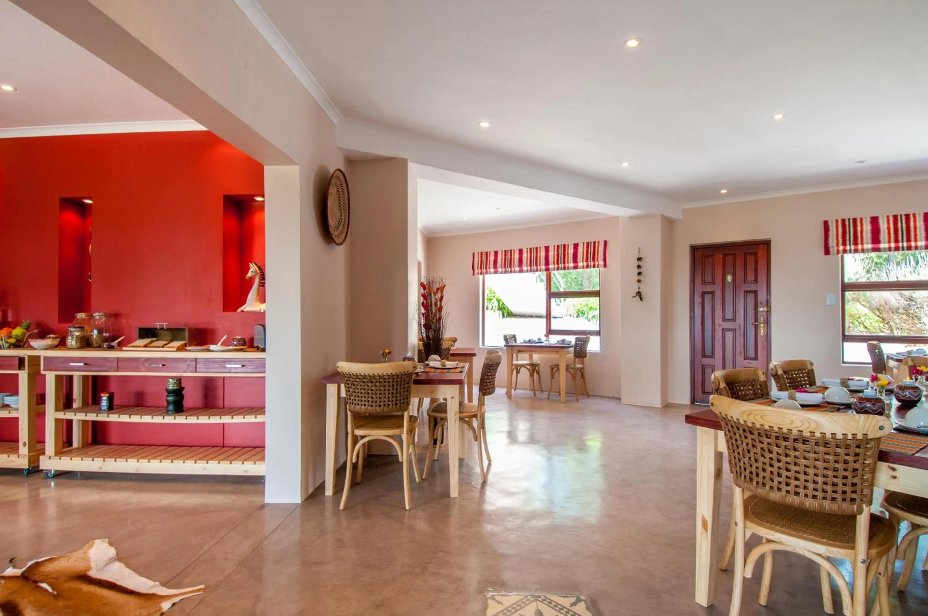 Restaurant/places to eat in Wind-Rose Guest House