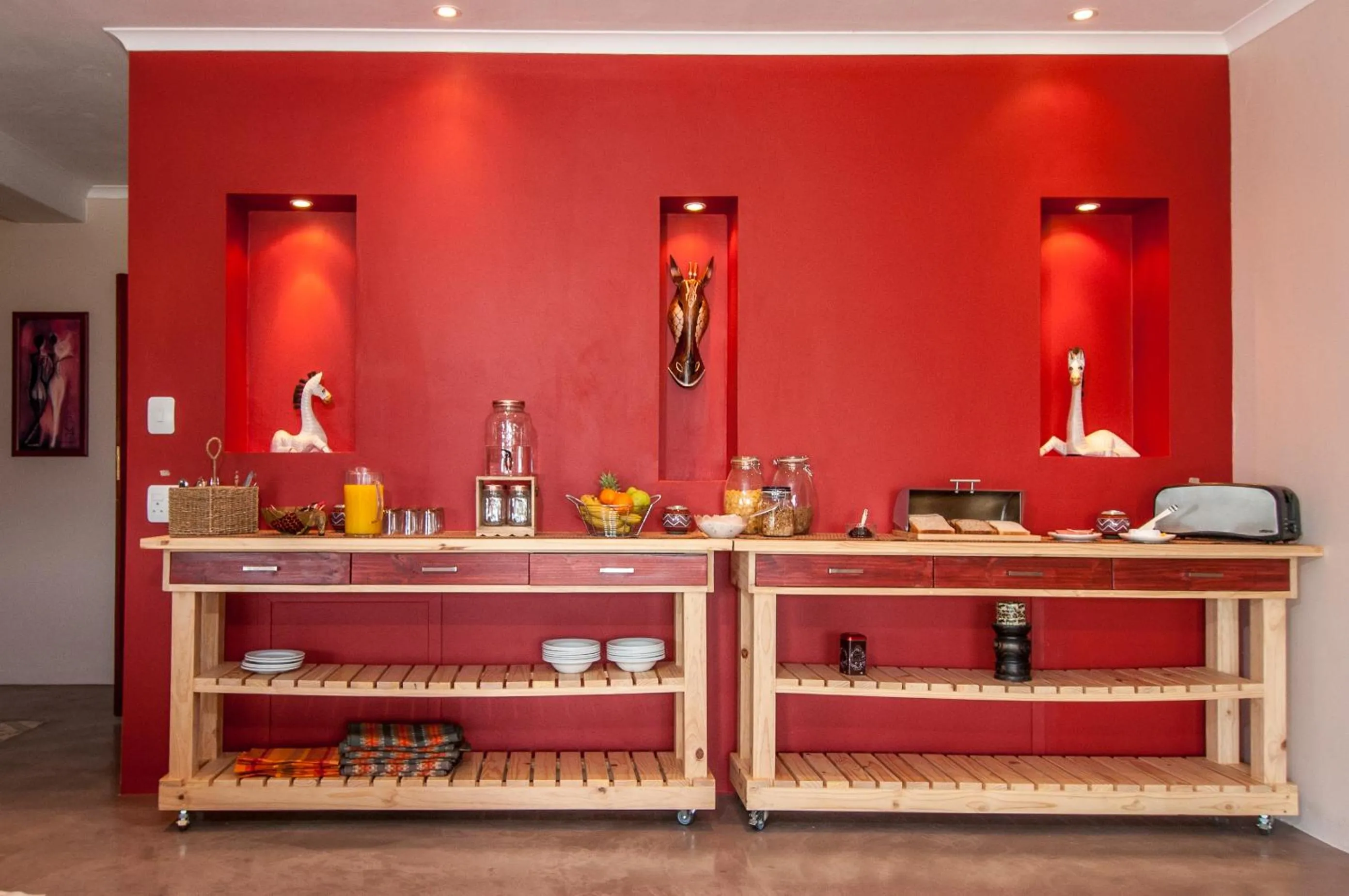 Restaurant/places to eat in Wind-Rose Guest House