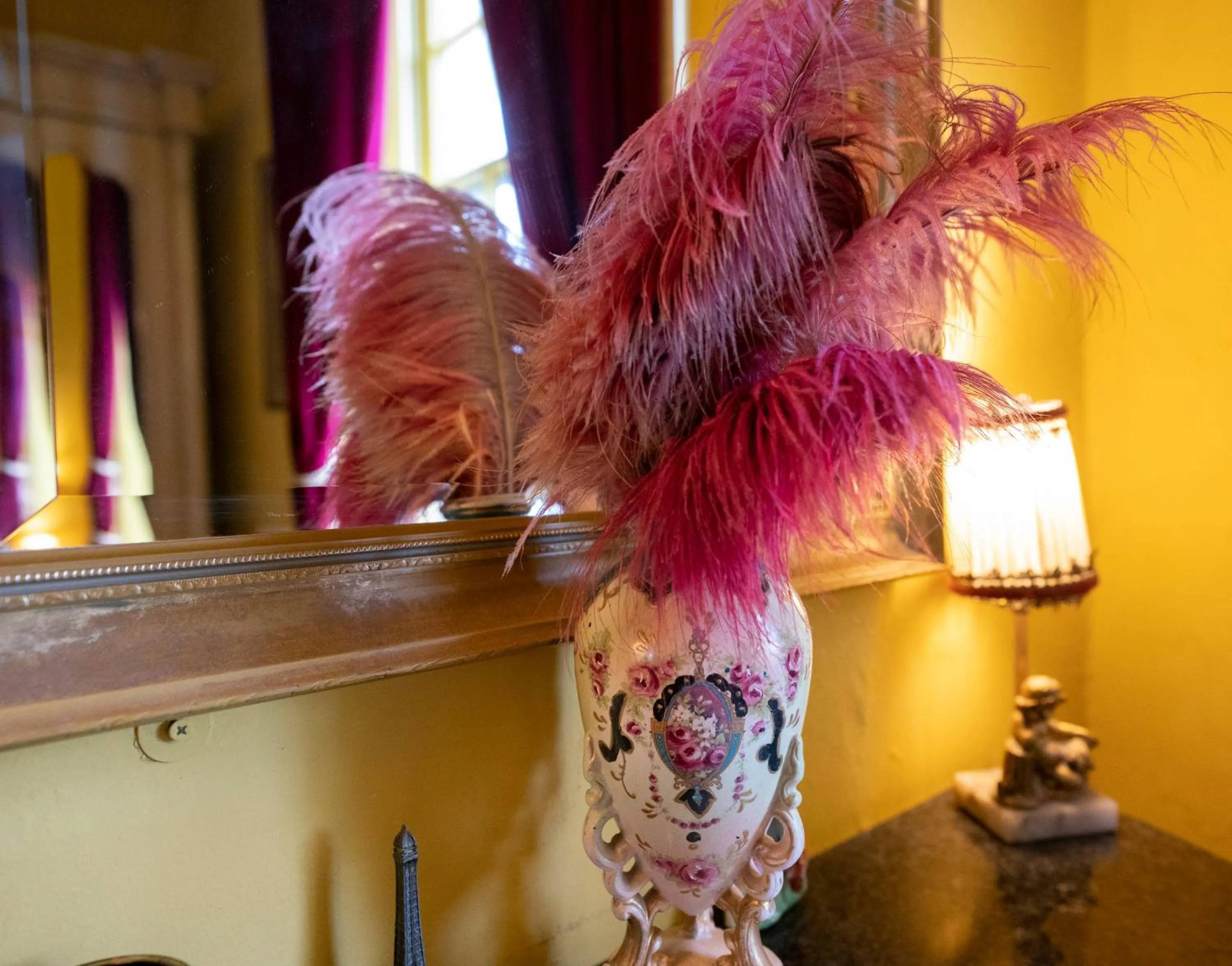 Decorative detail in La Rosa Hotel