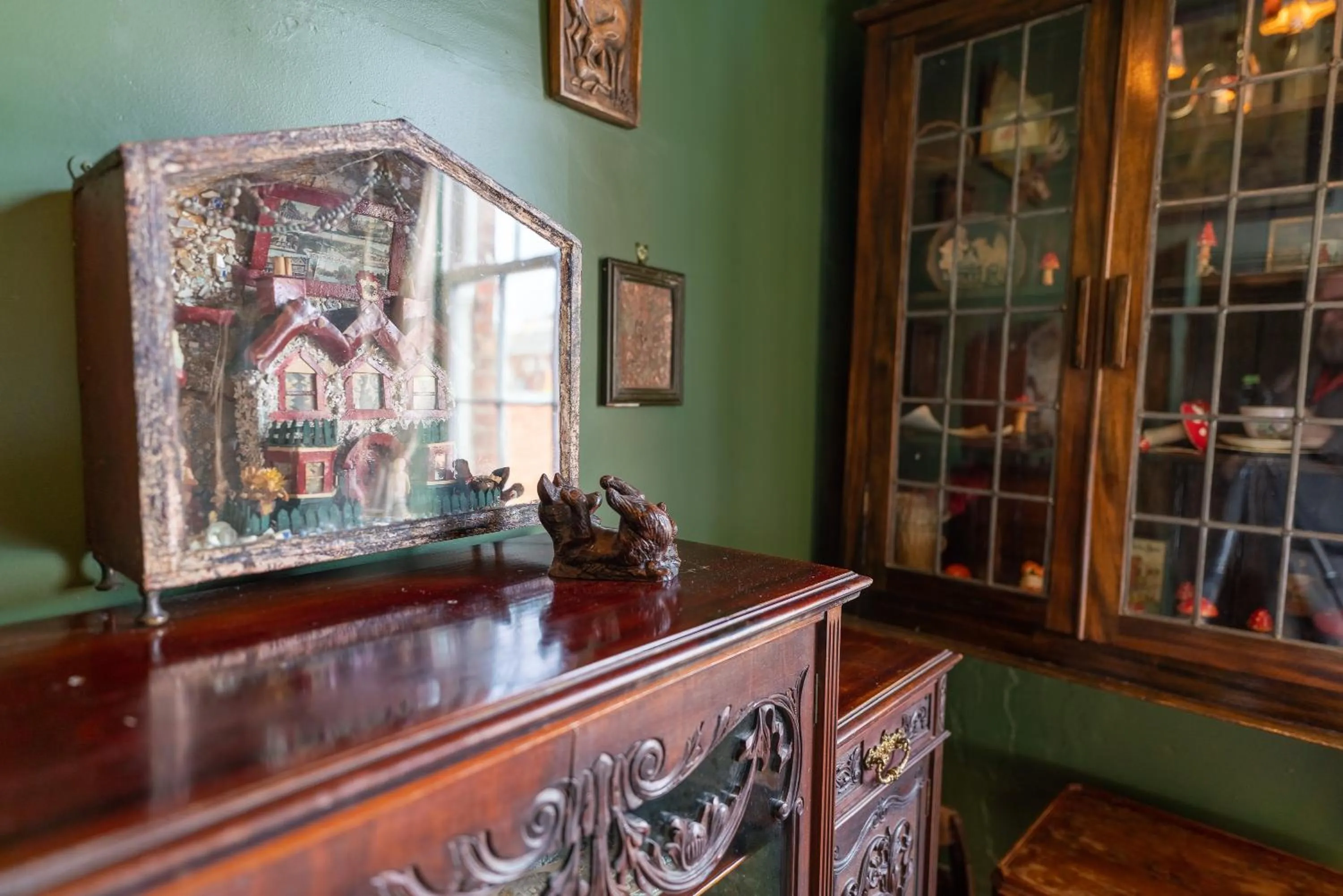 Decorative detail in La Rosa Hotel