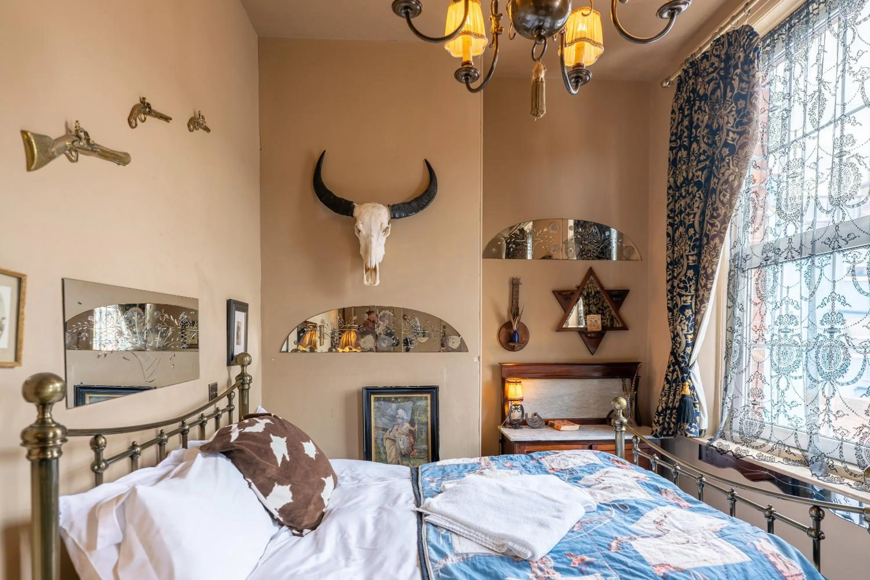 Bed in La Rosa Hotel