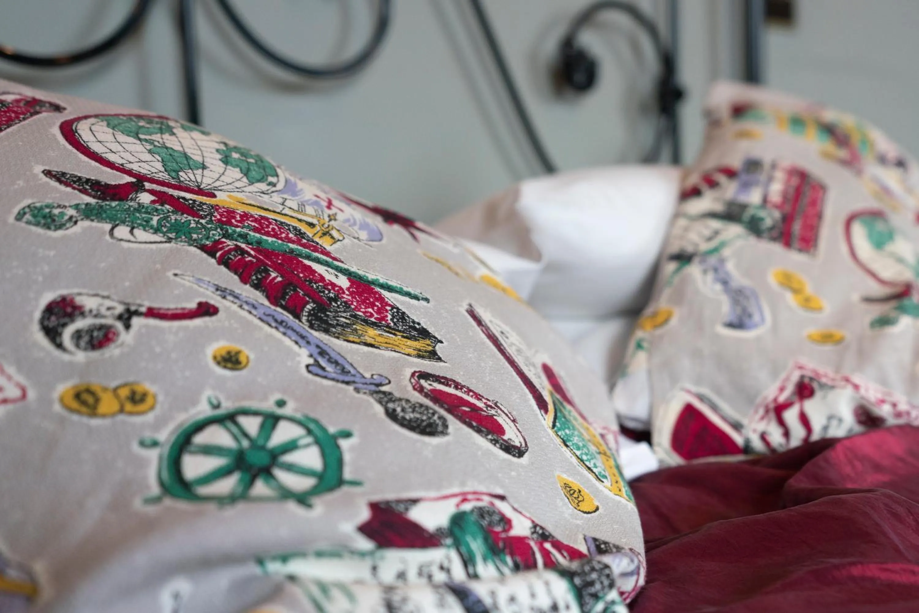 Bed in La Rosa Hotel