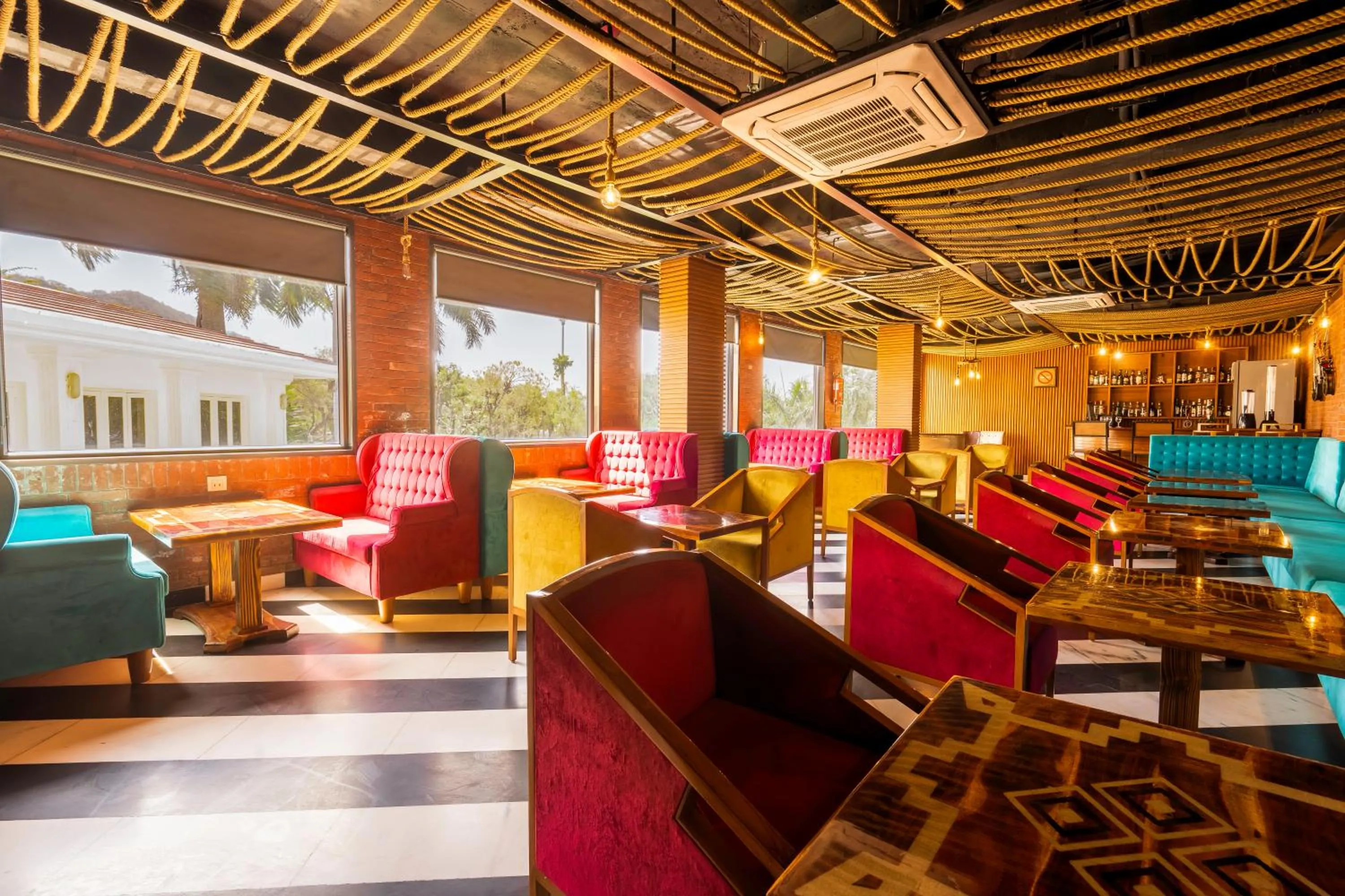 Lounge or bar in Hotel Chandrawati Palace