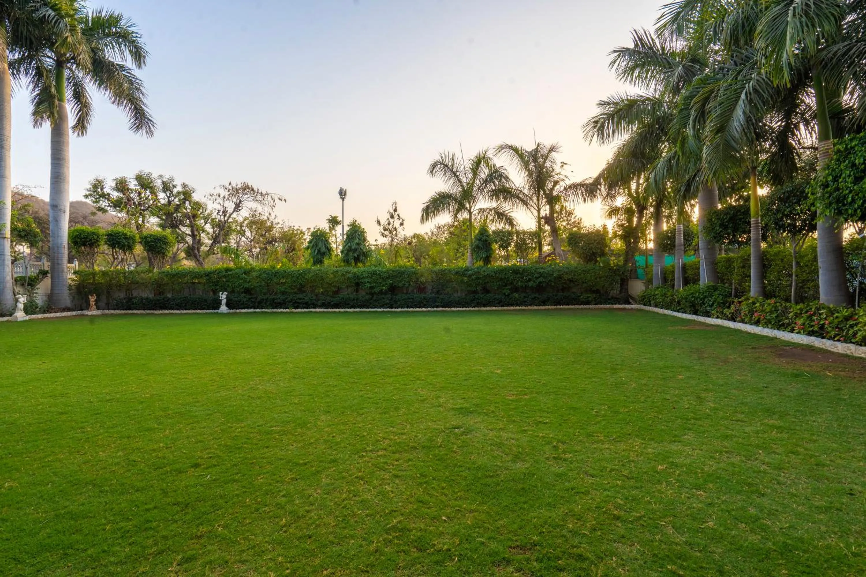 Garden in Hotel Chandrawati Palace