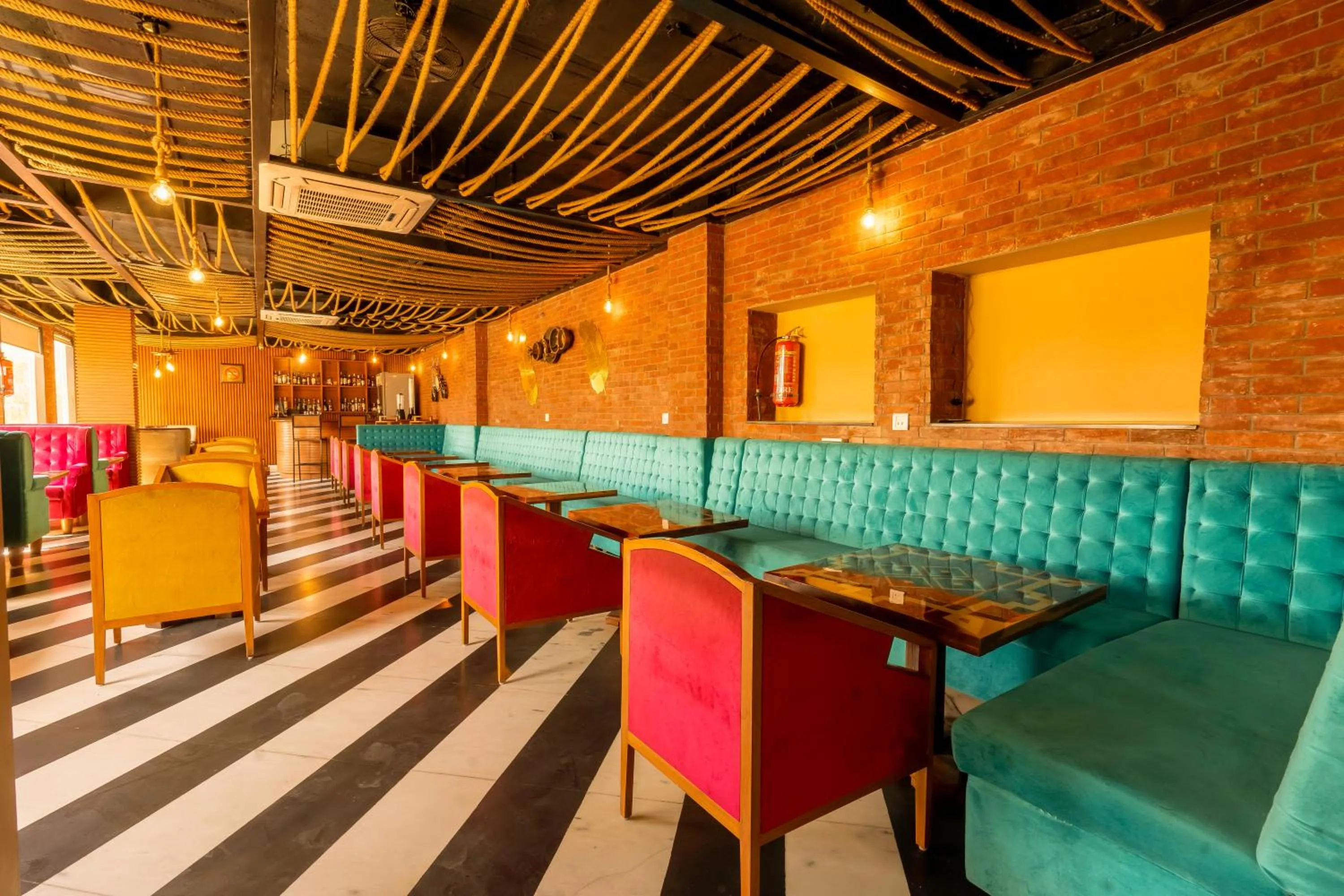 Lounge or bar in Hotel Chandrawati Palace