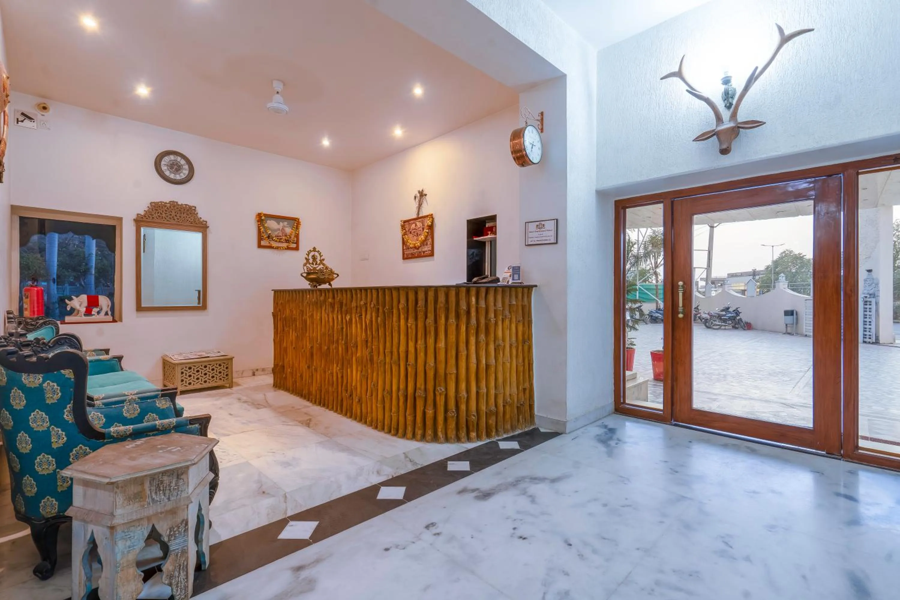 Facade/entrance in Hotel Chandrawati Palace